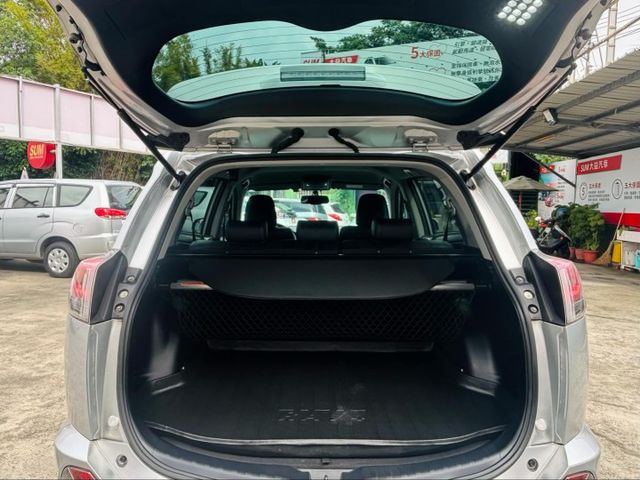 頂級2.0~ikey~電動椅~定速~7安~LED日行燈~倒車顯影~恆溫空調~認證車  第7張相片