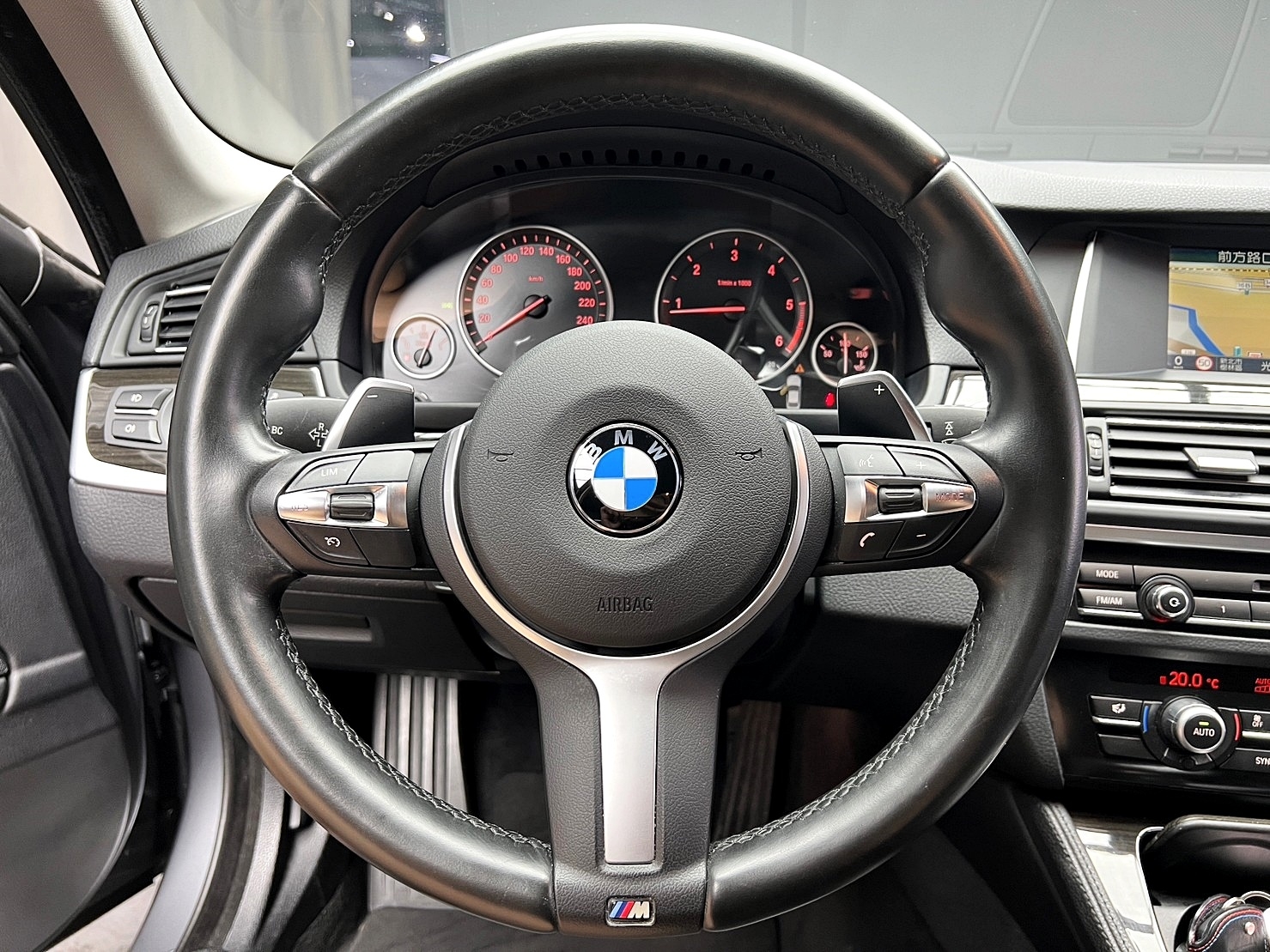 2016年 F10 BMW  520d 2.0 柴油 超值價  第12張相片