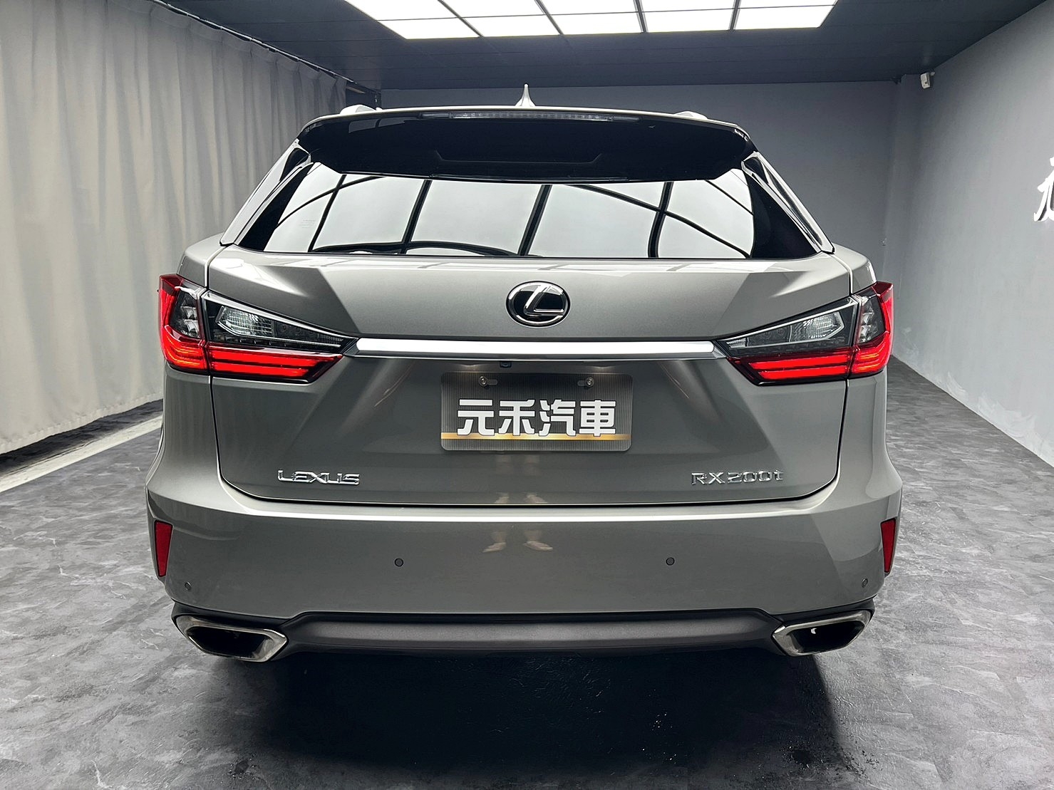 2017式 Lexus RX200t 2.0旗艦版 極光鈦  第4張相片