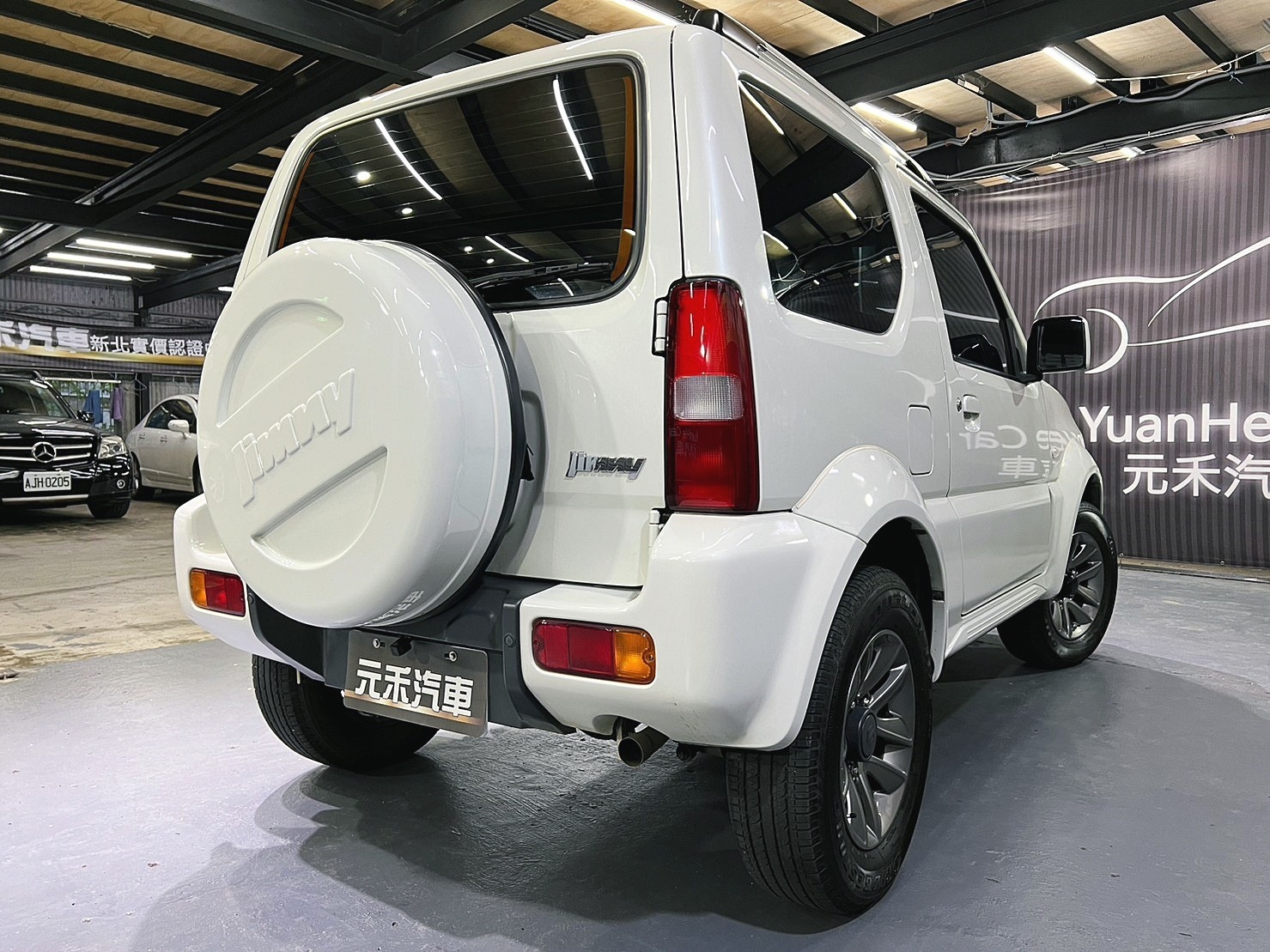 2017 SUZUKI Jimny 1.3 汽油 星耀白  第3張相片