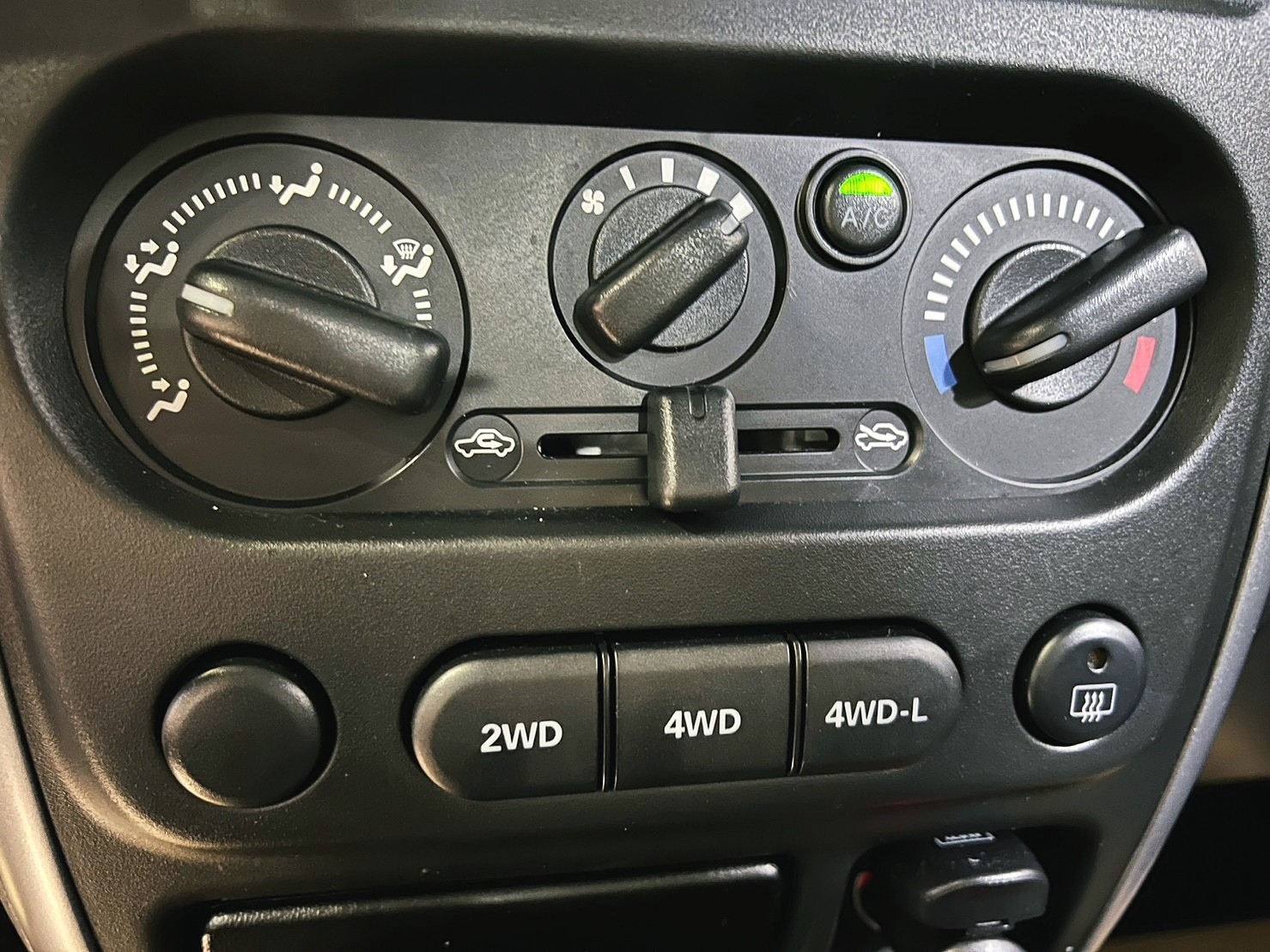 2017 SUZUKI Jimny 1.3 汽油 星耀白  第8張相片
