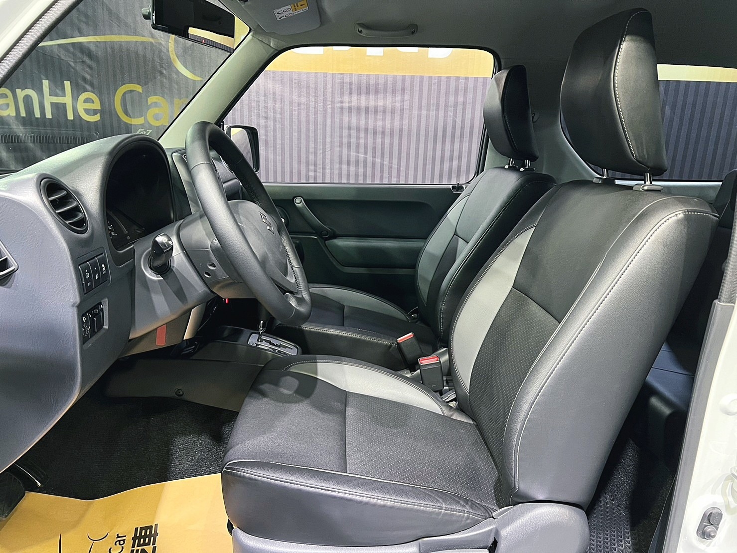 2017 SUZUKI Jimny 1.3 汽油 星耀白  第9張相片
