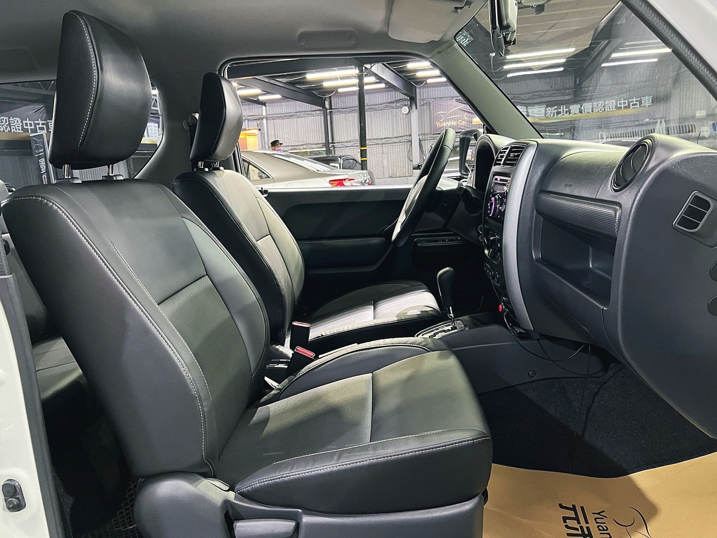 2017 SUZUKI Jimny 1.3 汽油 星耀白  第10張相片