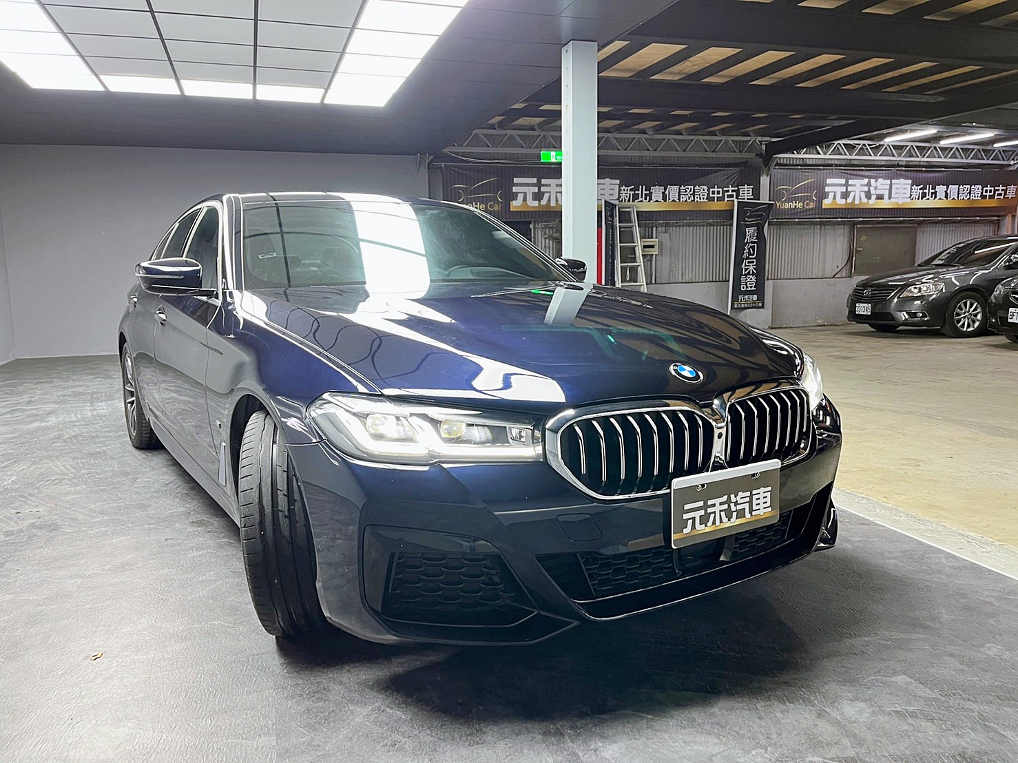 2021 G30型 BMW 520i M Sport 2.0油電  第2張相片