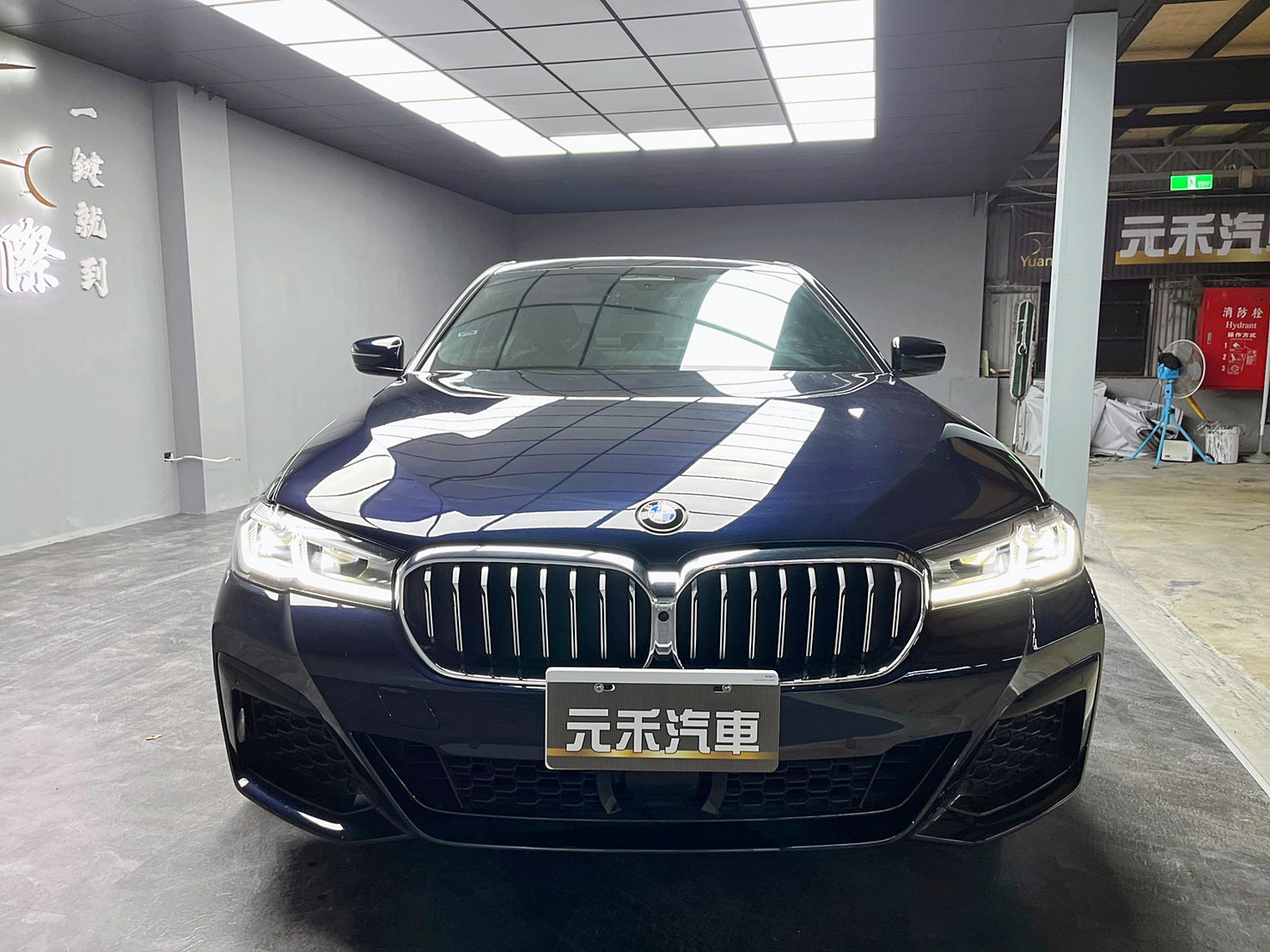 2021 G30型 BMW 520i M Sport 2.0油電  第5張相片