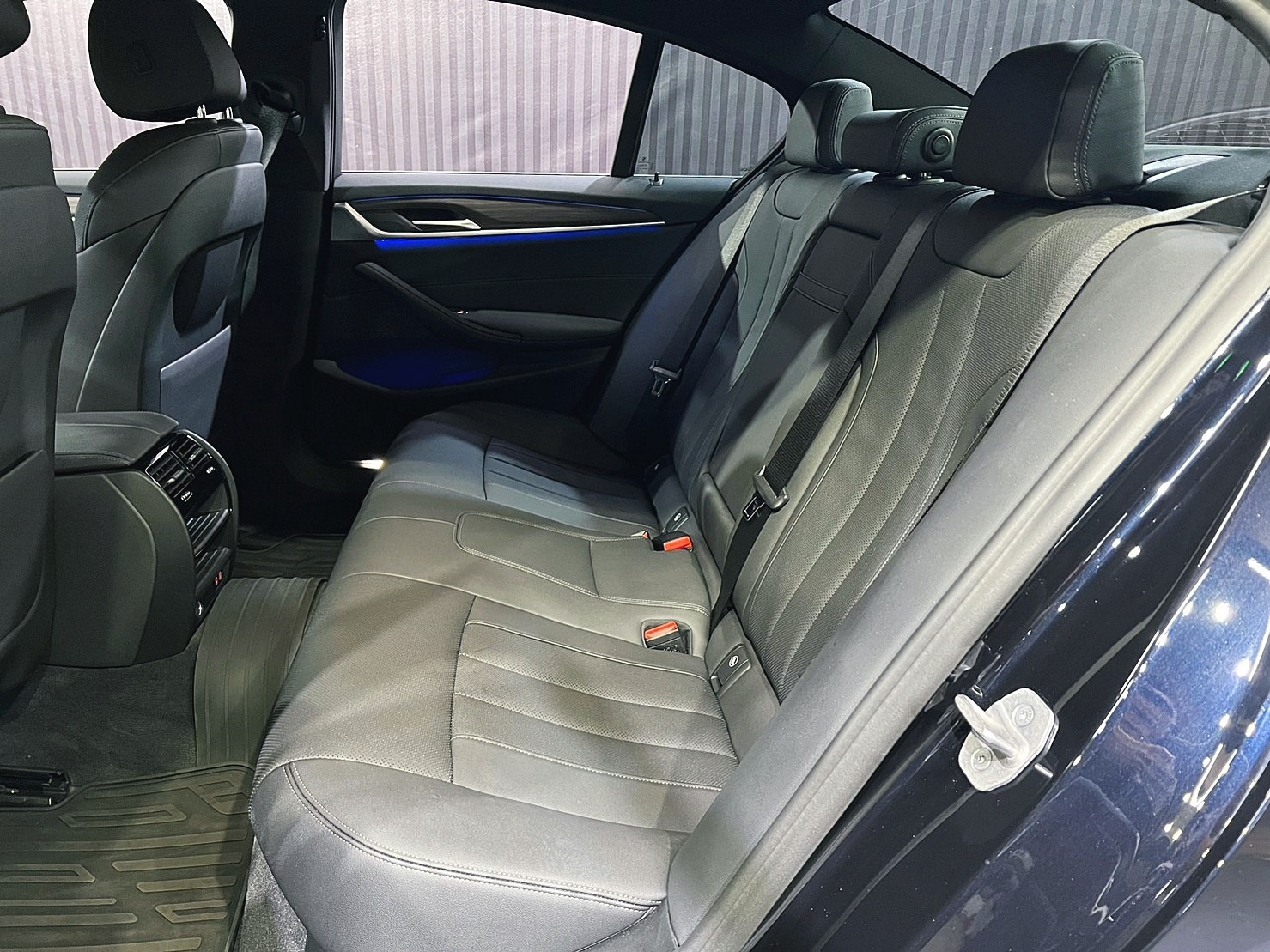 2021 G30型 BMW 520i M Sport 2.0油電  第15張相片