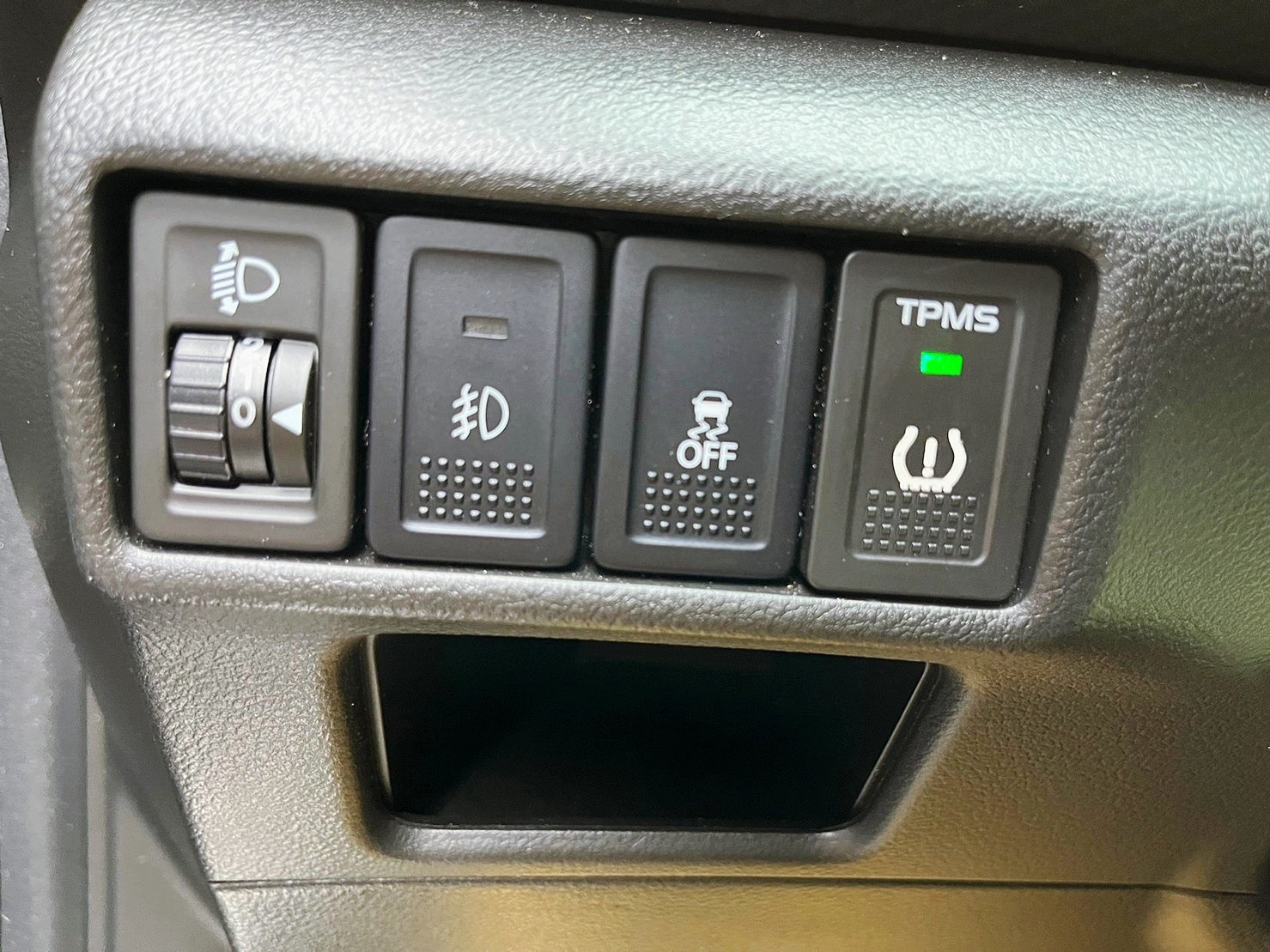 2015式 Suzuki SX4 Crossover 1.6 GL Plus汽油 雲河灰 實跑8萬  第8張相片