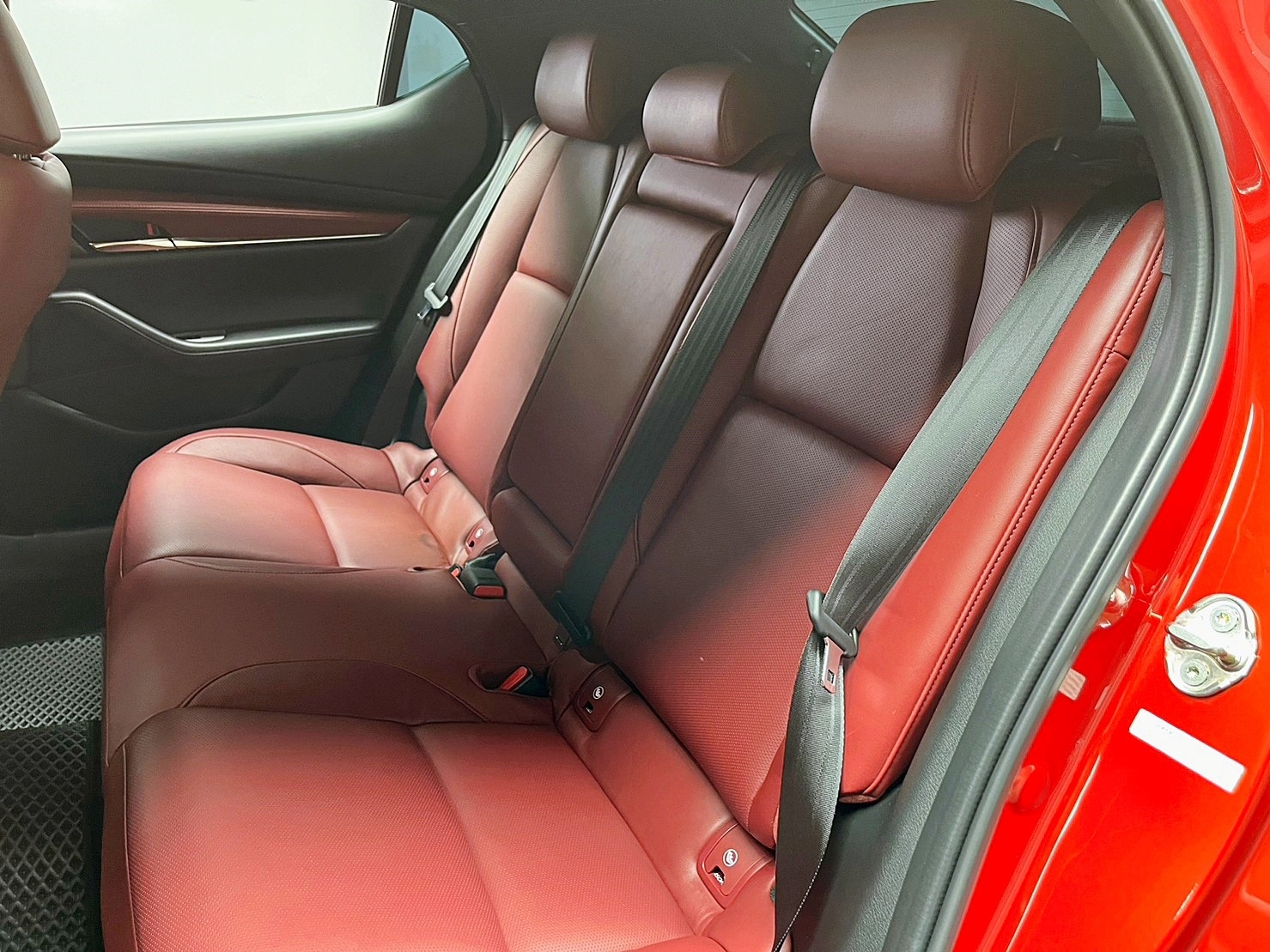 2021 Mazda 3 5D 2.0旗艦進化型 汽油 魂動紅  第9張相片