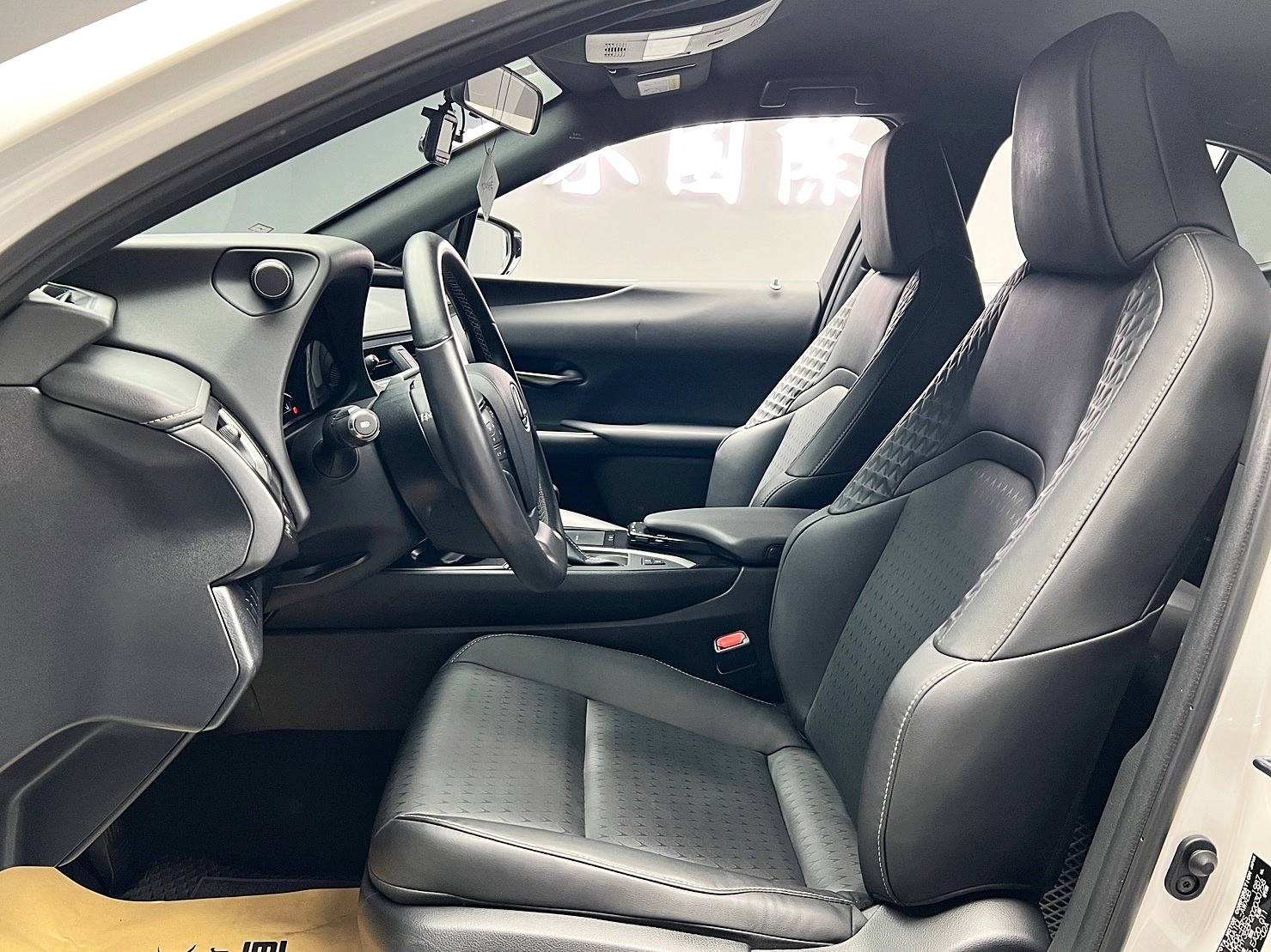 2021式 Lexus UX200 2.0菁英Plus版  第8張相片
