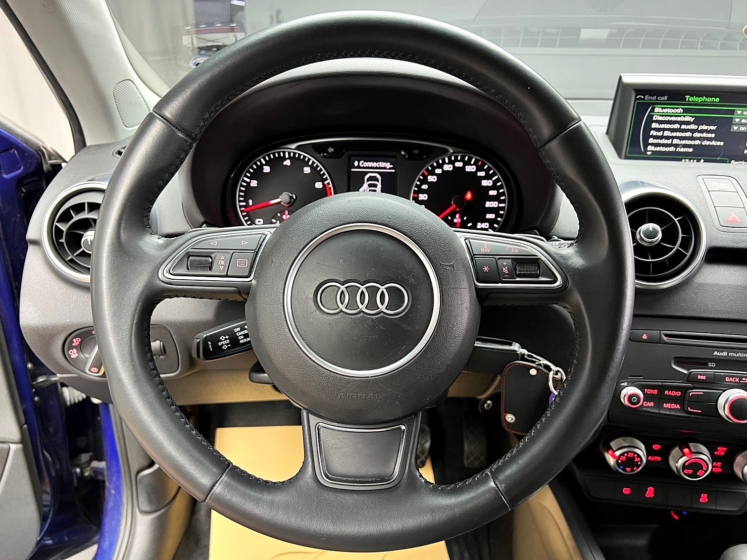 💥2015式 Audi A1 Sportback 1.4 30TFSI 深海藍💥  第6張相片