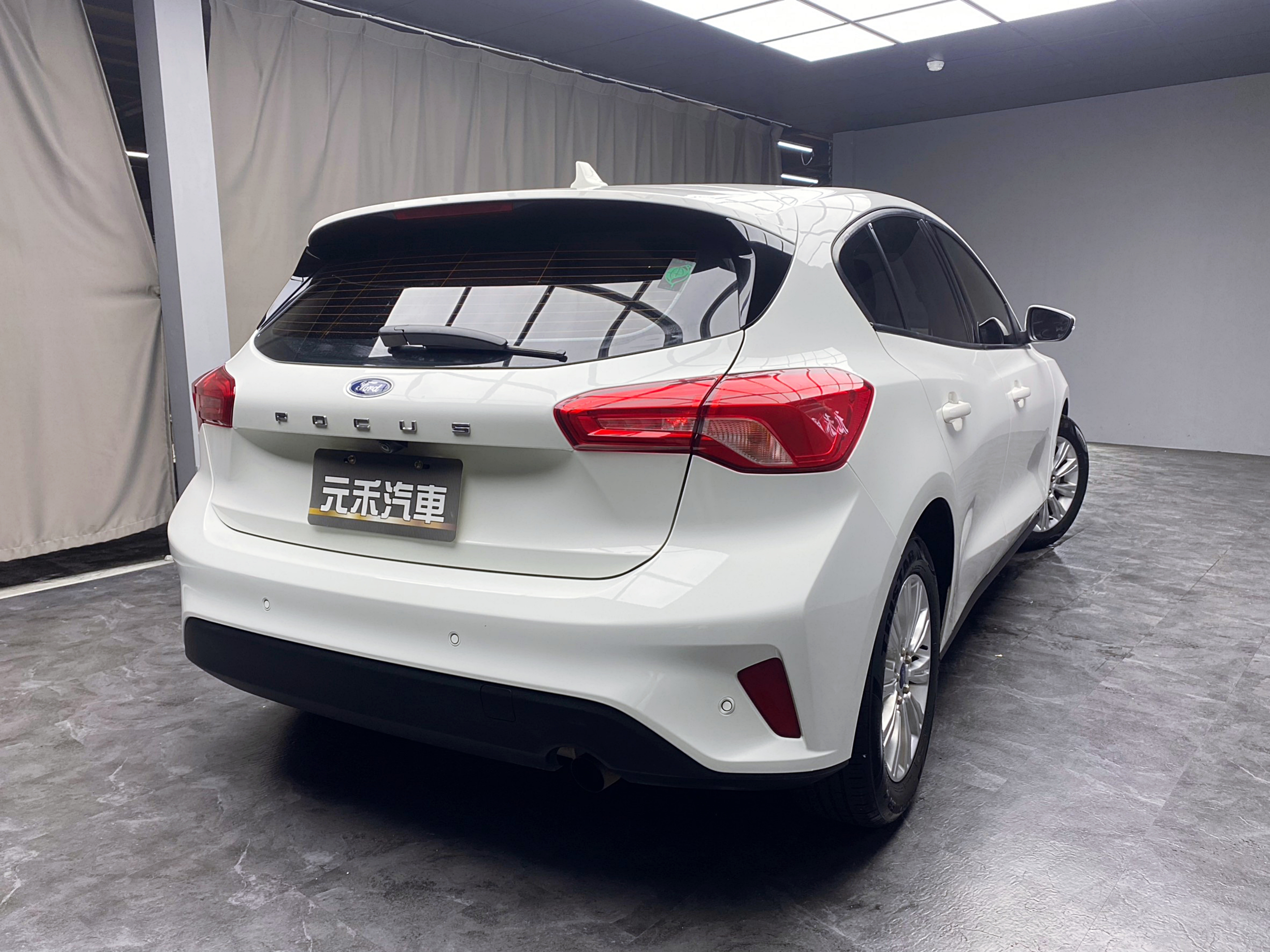 💥2020 Ford Focus 5D 1.5Ti-VCT成真版💥  第4張相片