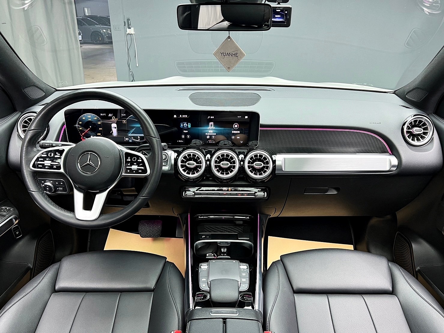 💥 2020 X247 賓士 GLB250 2.0  五人座 四驅汽油 消光白貼膜💥  第2張相片