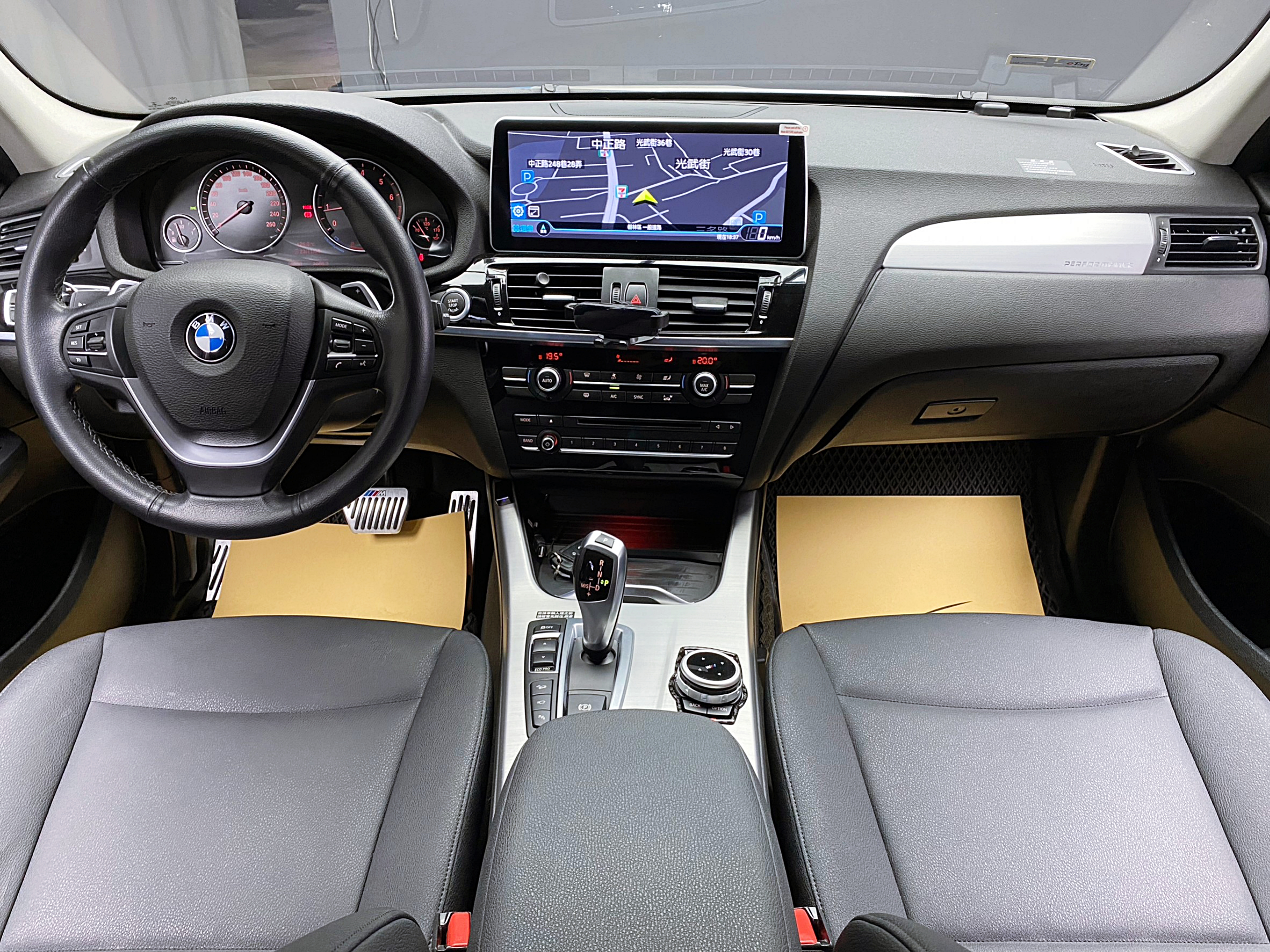 💥2016式 F25型 BMW X3 xDrive20i 2.0汽油💥  第3張相片