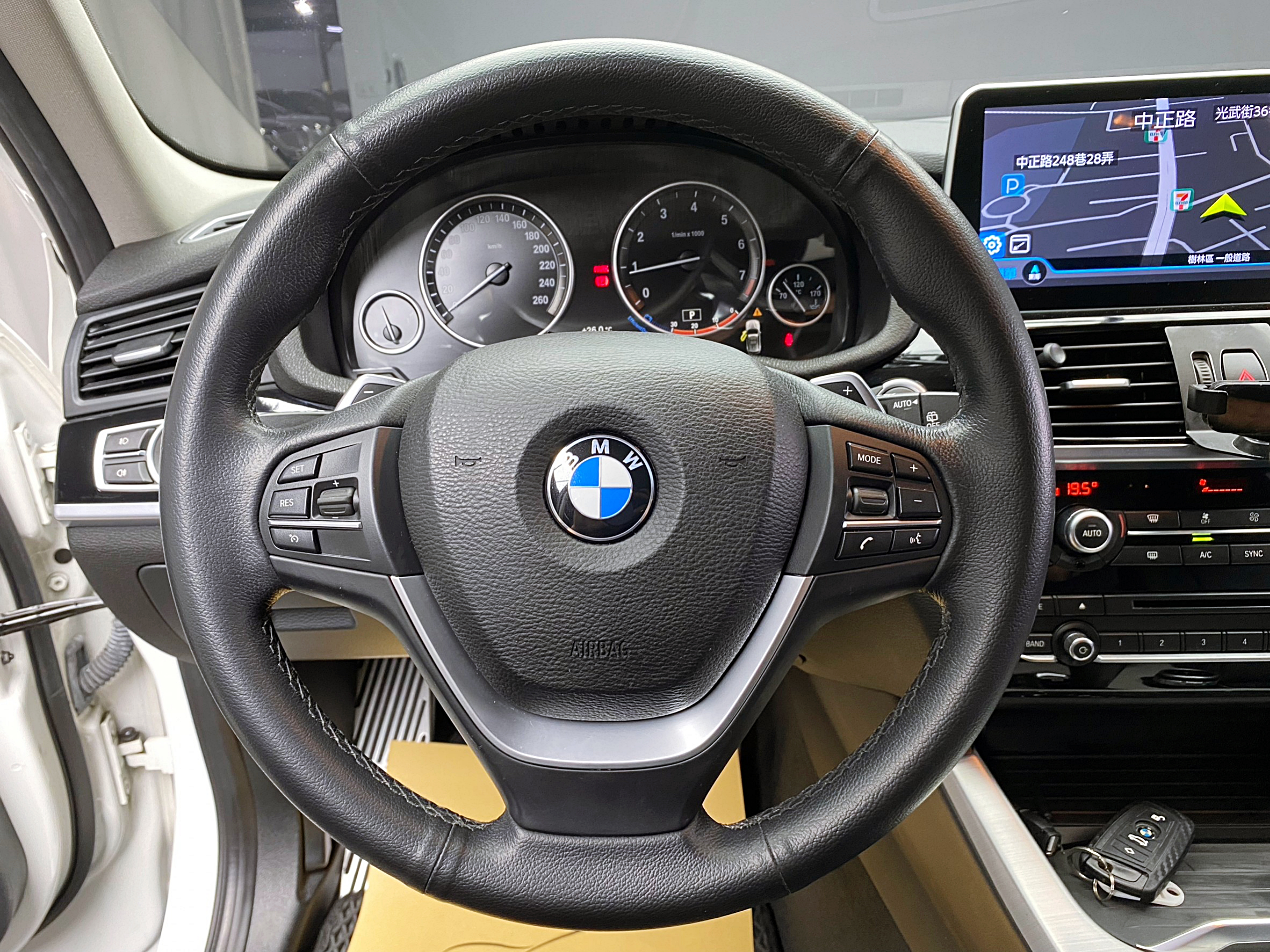 💥2016式 F25型 BMW X3 xDrive20i 2.0汽油💥  第7張相片