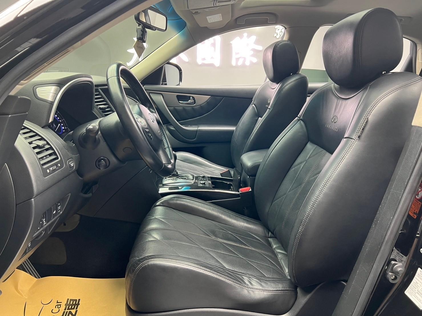 💥2012 Infiniti 二代 FX35 3.5 汽油 鏡面黑💥  第5張相片