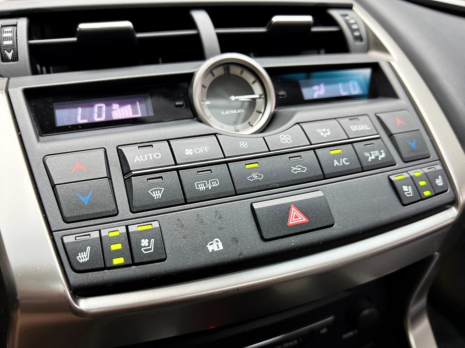 💥2016式 Lexus NX300h 2.5油電 旗艦版💥  第4張相片