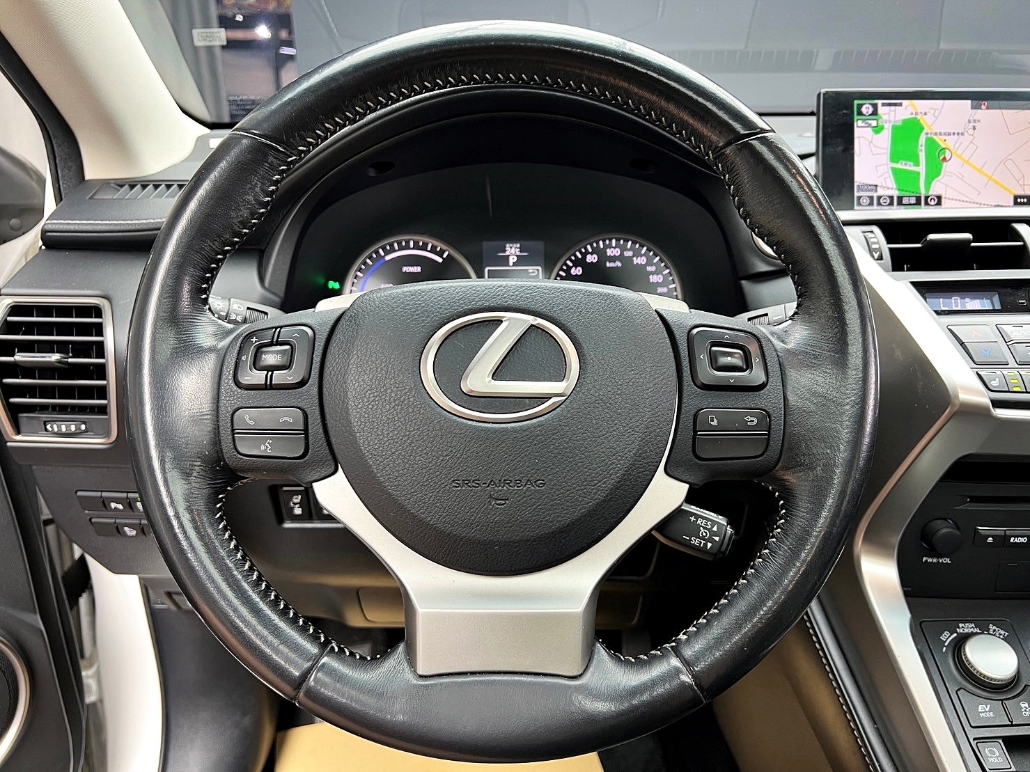 💥2016式 Lexus NX300h 2.5油電 旗艦版💥  第8張相片