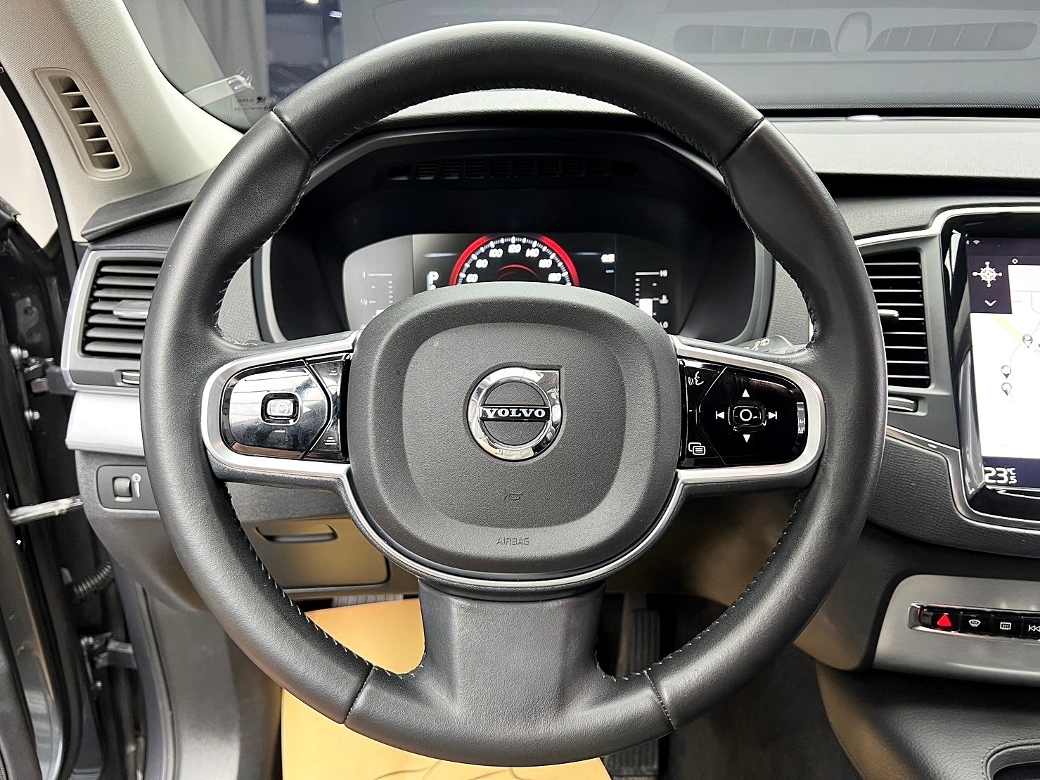 2016 Volvo XC90 D4 2.0d 柴油 五人座  第5張相片
