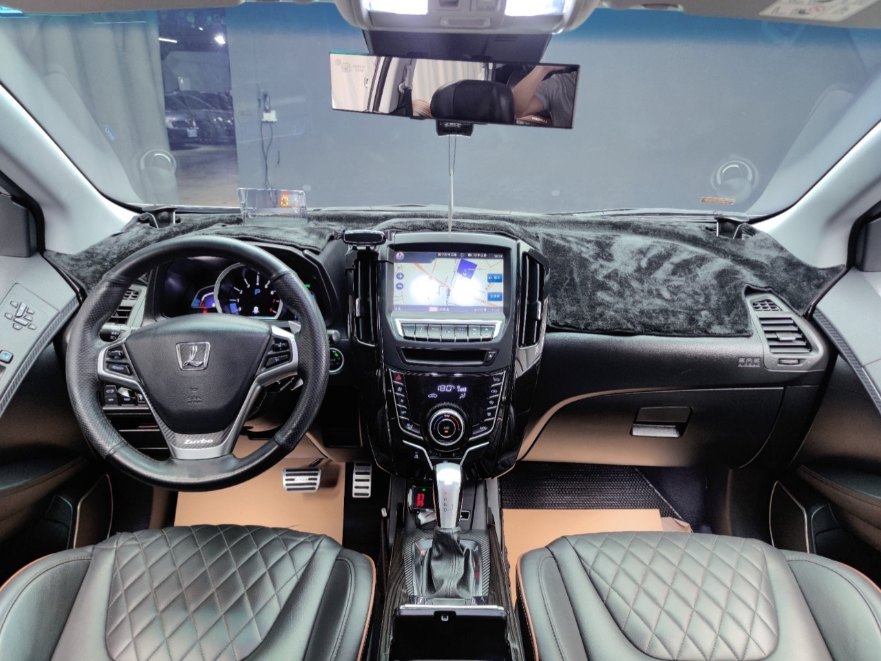 ✨2016 Luxgen U6 Turbo ECO Hyper  環景影像 菱格紋座椅 2.0旗艦型✨  第2張相片
