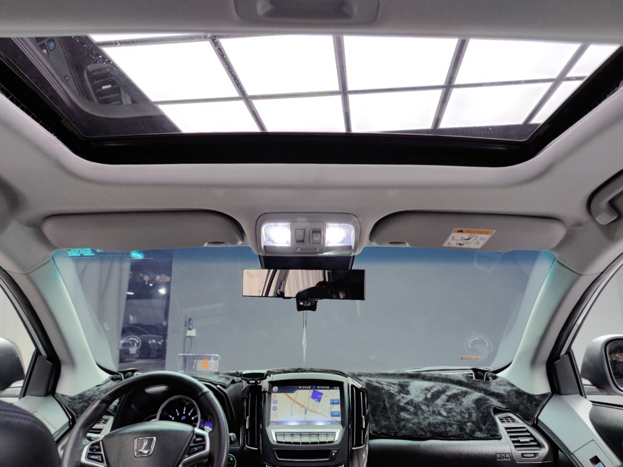 ✨2016 Luxgen U6 Turbo ECO Hyper  環景影像 菱格紋座椅 2.0旗艦型✨  第7張相片