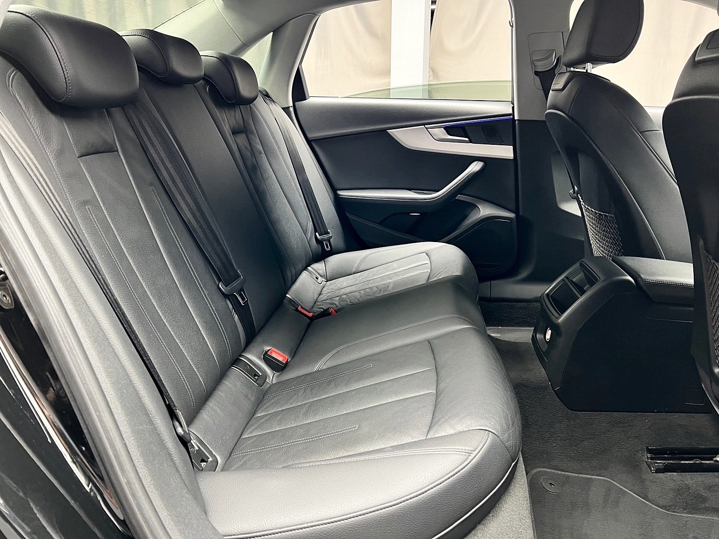 ✨2016 B9 Audi A4 Sedan 30TFSI 1.4汽油✨  第9張相片