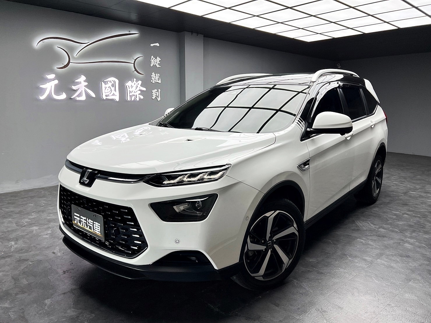 ✨2021 Luxgen URX 1.8 七人健康旗艦款✨  第1張相片