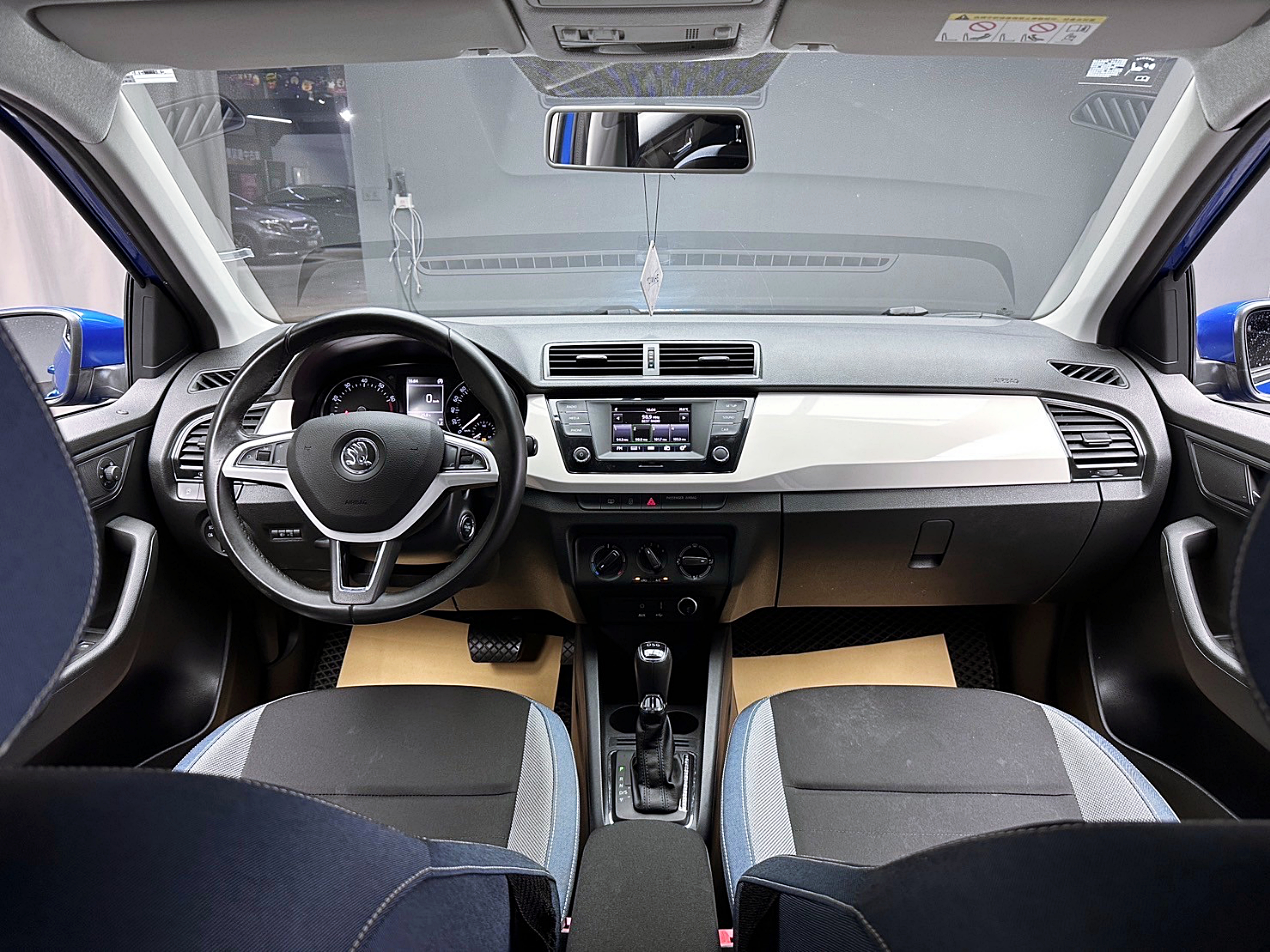 ✨2015 Skoda Fabia 1.2 TSI Style汽油✨  第4張相片