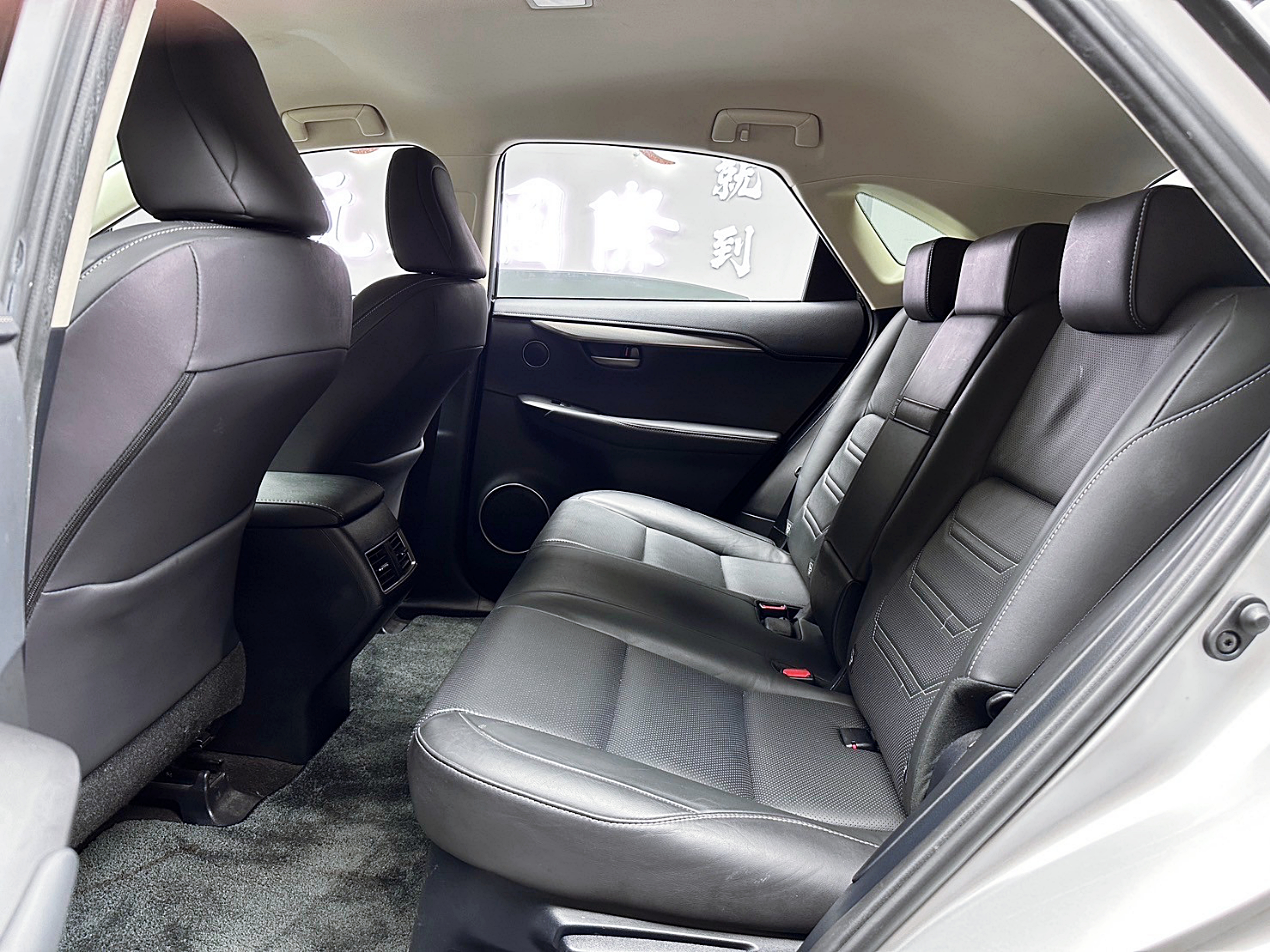 ✨2015 Lexus NX300h 2.5油電 豪華版✨  第8張相片