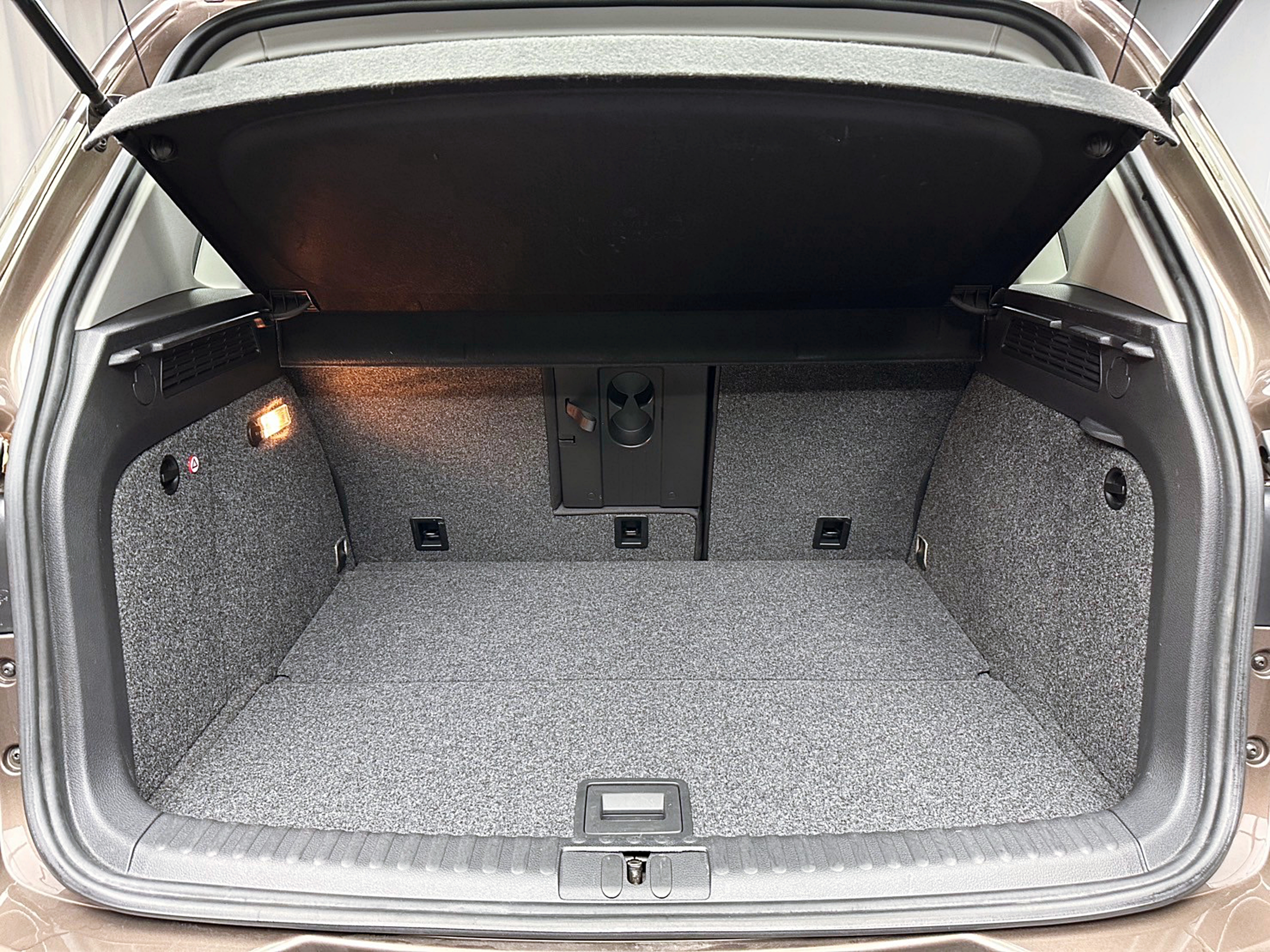 ✨2013 福斯 Tiguan GP 2.0TSI 棕✨  第9張相片