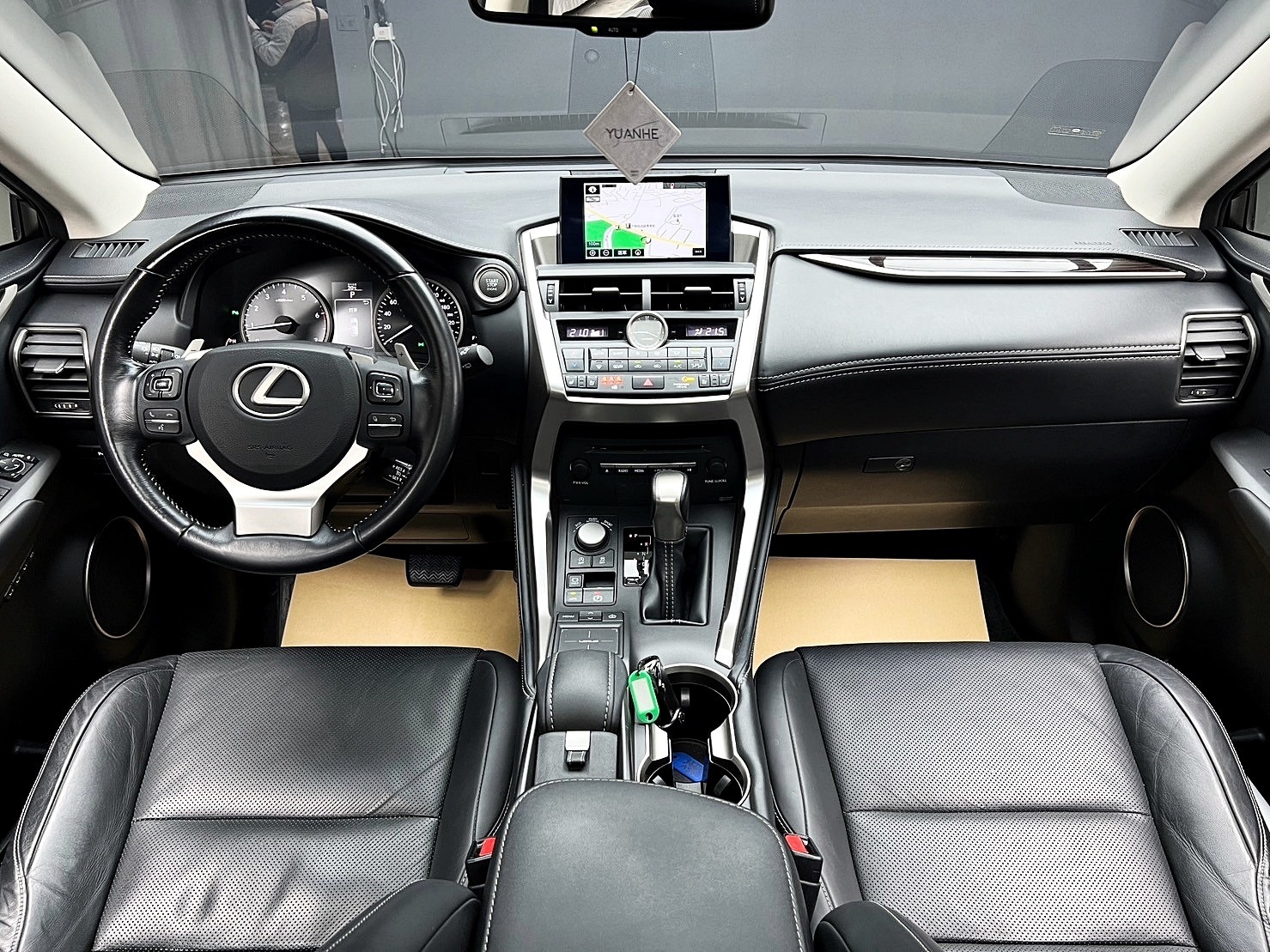 ✨2015 Lexus NX200t 2.0頂級版 珍珠黑✨  第3張相片