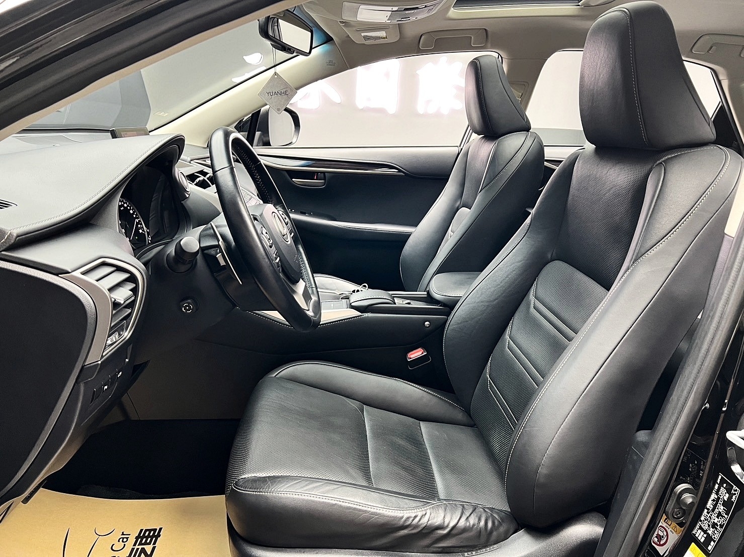 ✨2015 Lexus NX200t 2.0頂級版 珍珠黑✨  第6張相片