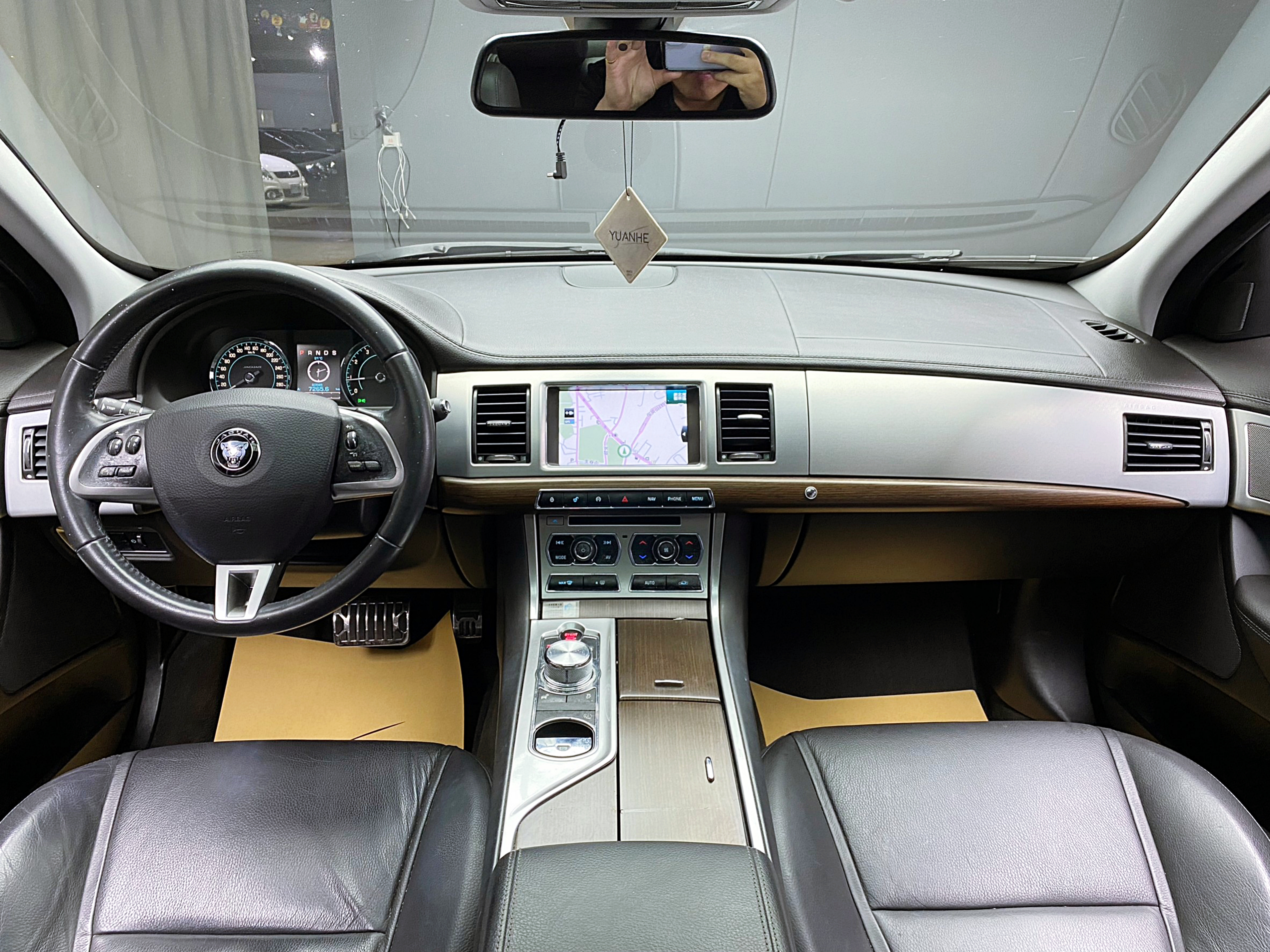 ✨2014 Jaguar XF 2.0i Luxury 汽油 極淺藍✨  第3張相片