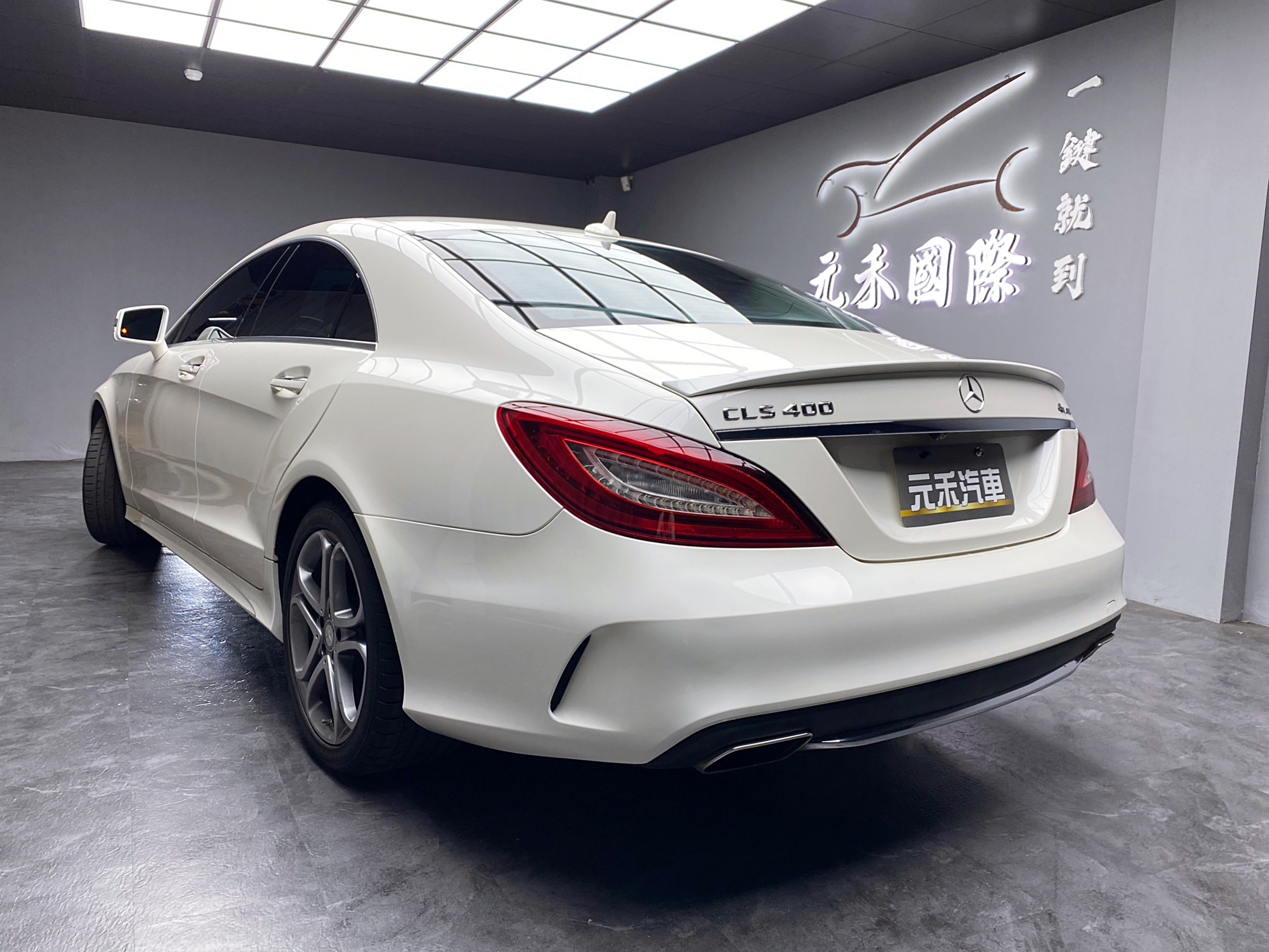 ✨2016 賓士 CLS400 AMG Line 3.0 純淨白✨  第2張相片