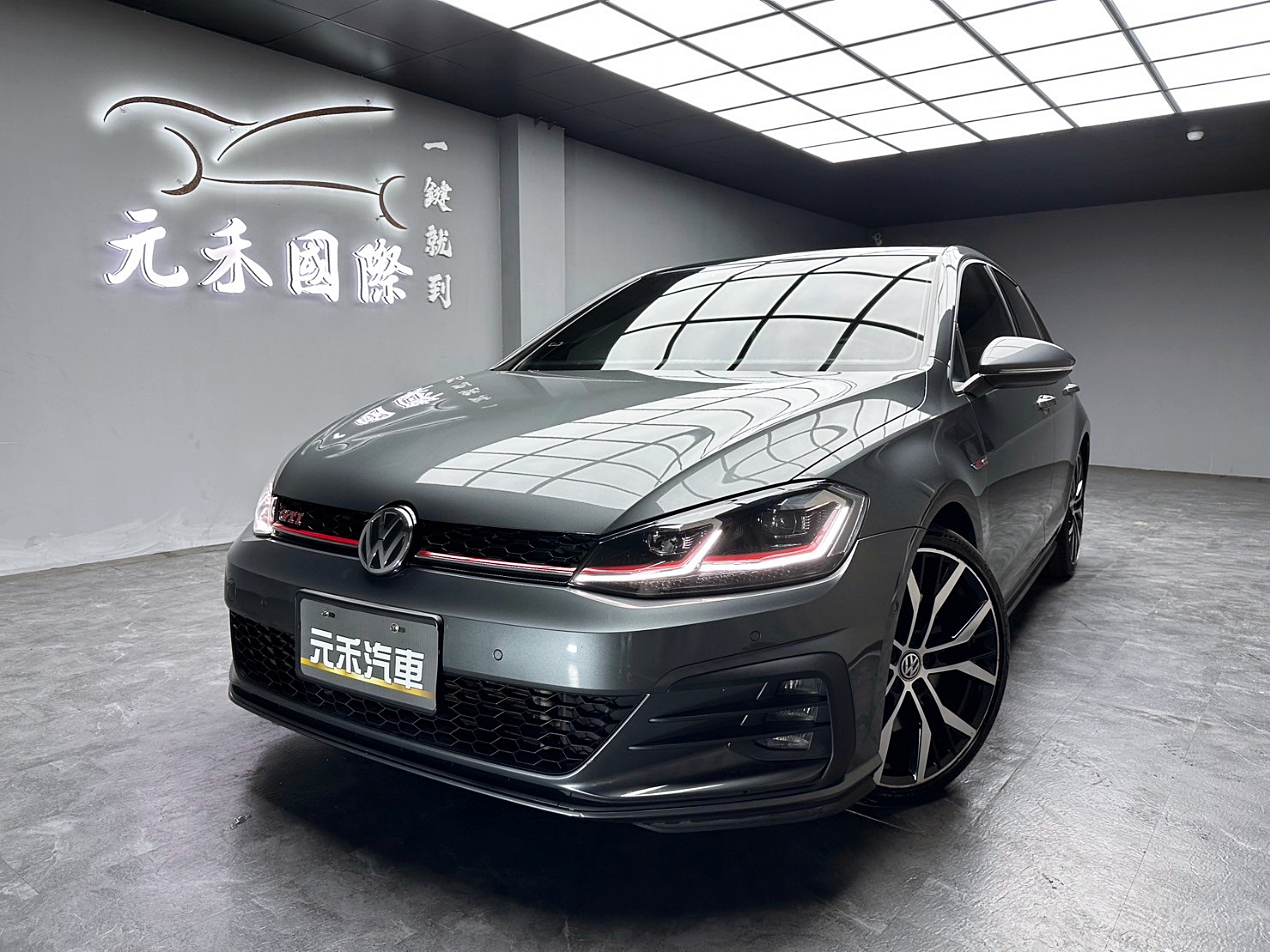 ✨2018 7.5代 福斯 Golf GTI Performance  245匹大馬力 2.0 汽油 珍珠灰 實跑7萬✨  第1張相片