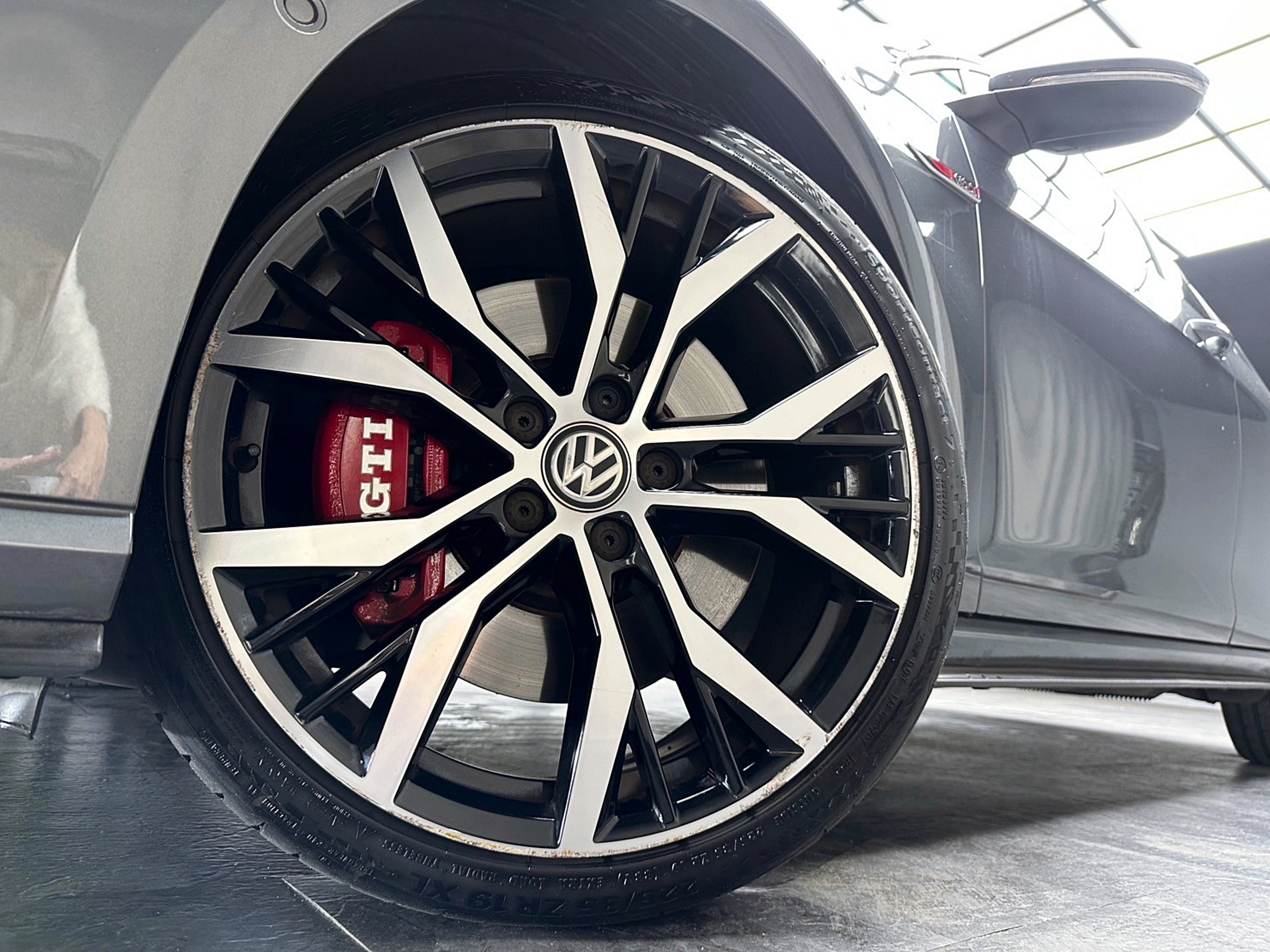 ✨2018 7.5代 福斯 Golf GTI Performance  245匹大馬力 2.0 汽油 珍珠灰 實跑7萬✨  第4張相片