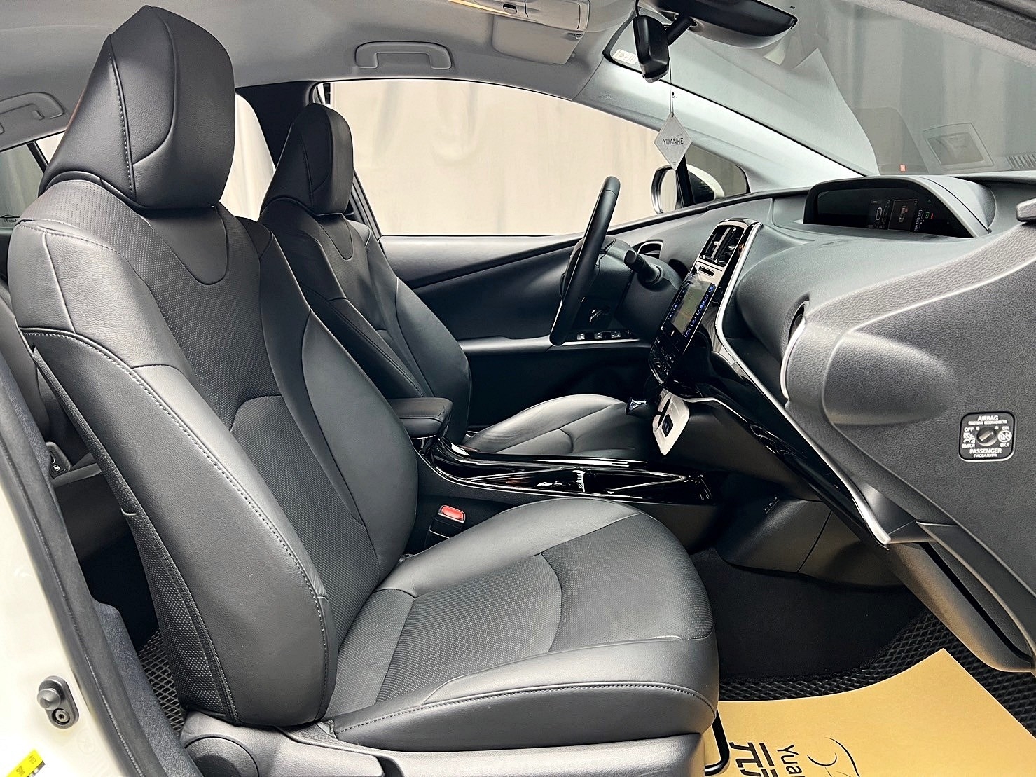 ✨2017式 Toyota Prius Hybrid 1.8油電✨  第6張相片