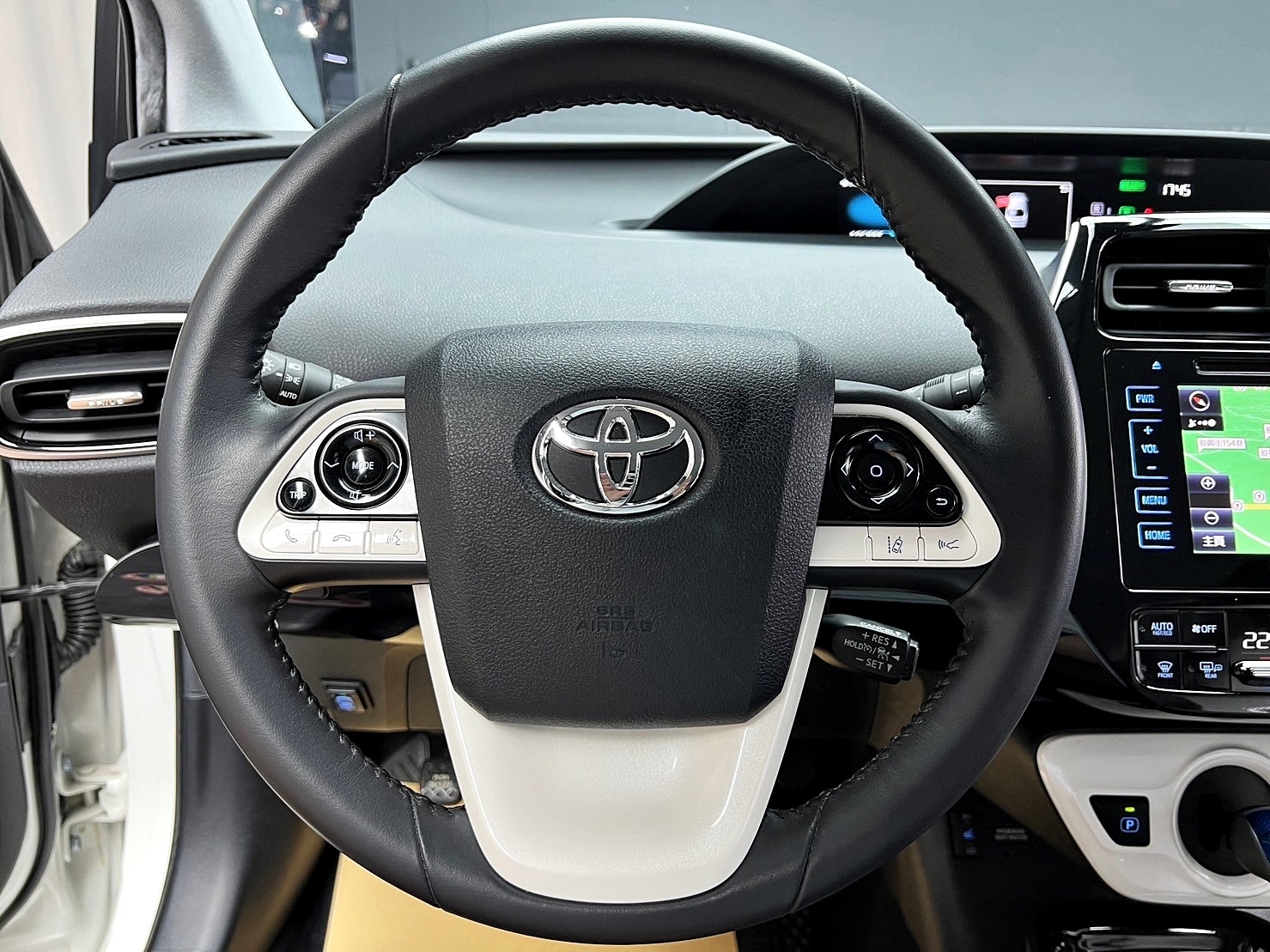 ✨2017式 Toyota Prius Hybrid 1.8油電✨  第7張相片