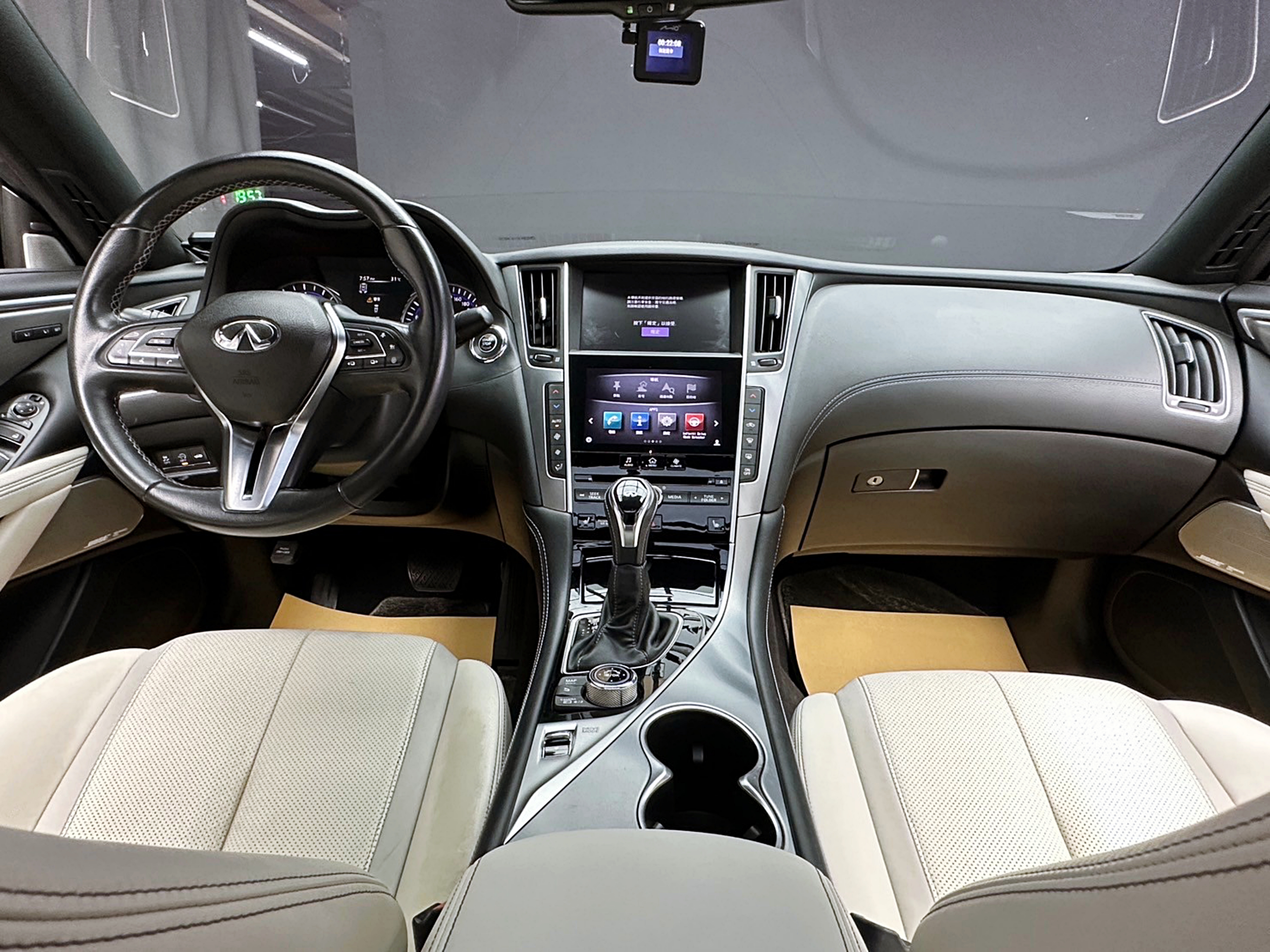 ✨2017 Infiniti Q60 2.0t旗艦款 汽油 尊爵黑✨  第3張相片