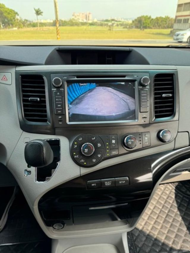 TOYOTA豐田 SIENNA  第7張相片