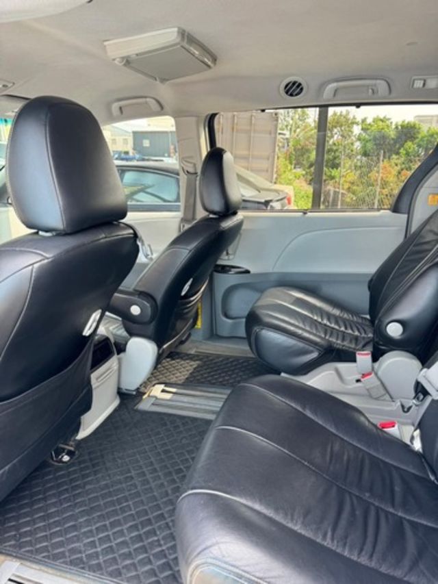 TOYOTA豐田 SIENNA  第8張相片