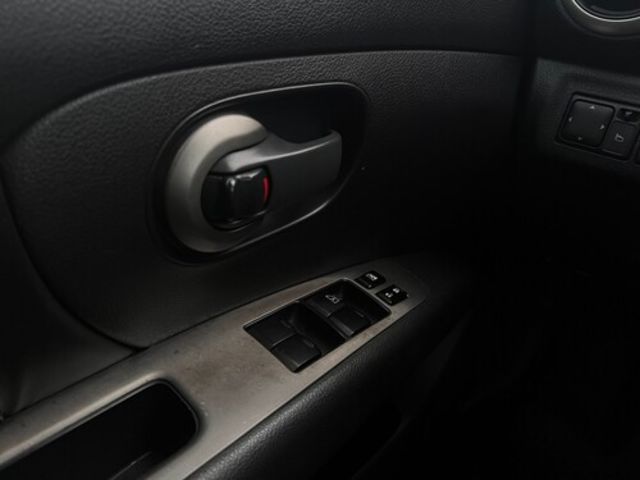 NISSAN日產 LIVINA  第9張相片