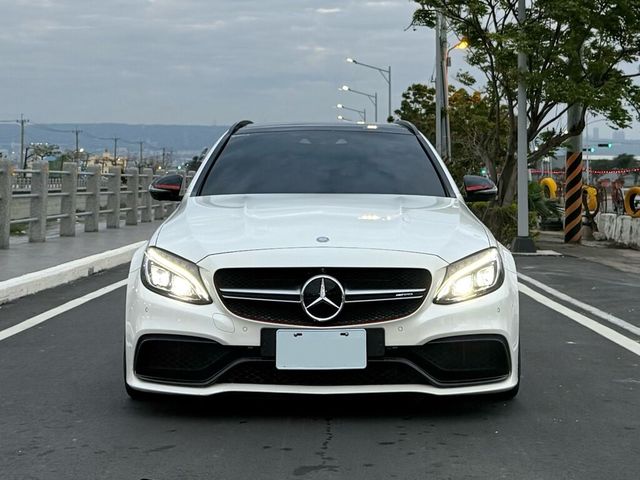 M-BENZ賓士 C63 AMG  第3張相片