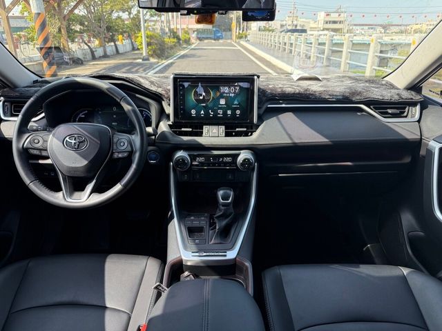 TOYOTA豐田 RAV4  第6張相片