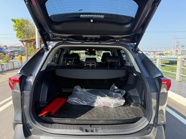 TOYOTA豐田 RAV4  第15張相片