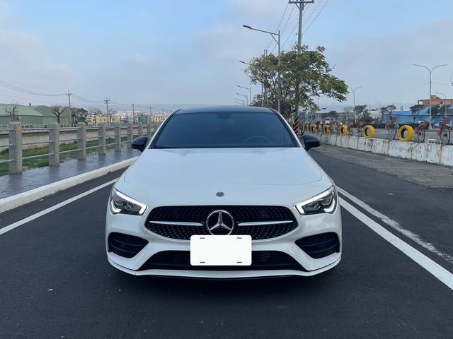 M-BENZ賓士 CLA250  第3張相片