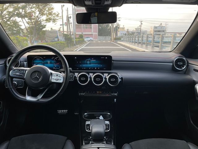 M-BENZ賓士 CLA250  第5張相片