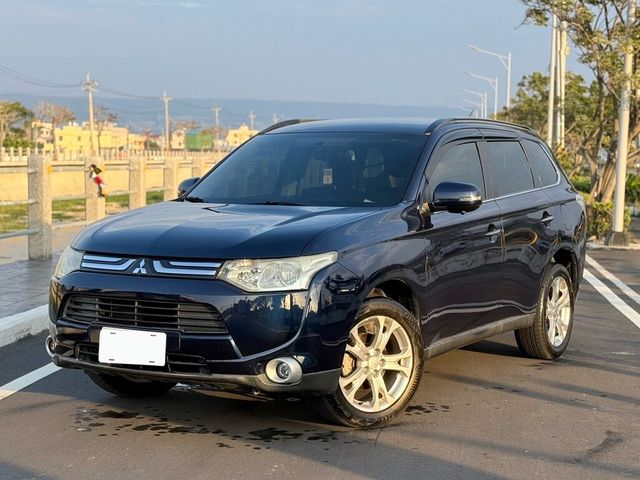 MITSUBISHI三菱 OUTLANDER  第1張相片