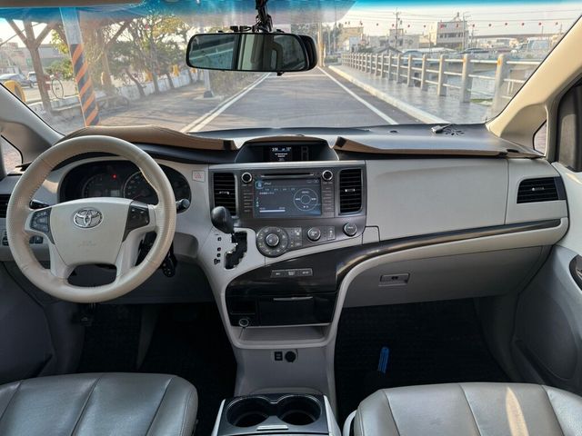 TOYOTA豐田 SIENNA  第5張相片