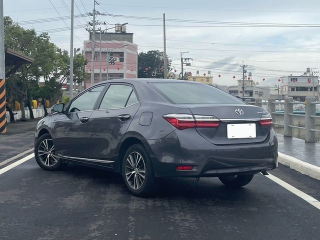 TOYOTA豐田 ALTIS  第2張相片