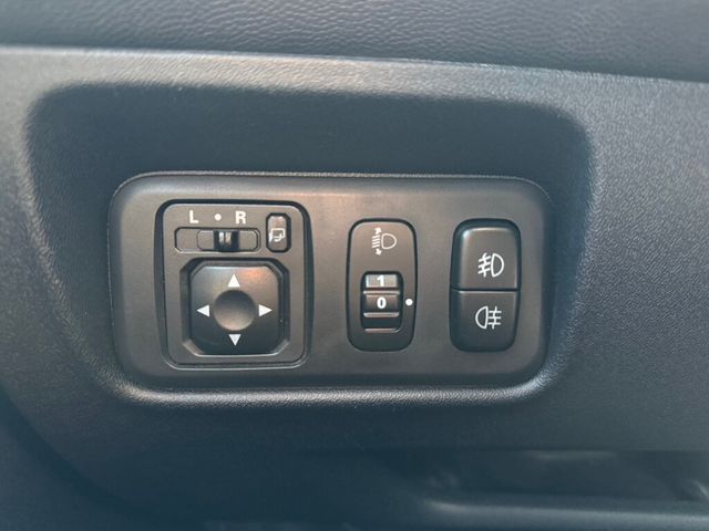 MITSUBISHI三菱 COLT PLUS  第10張相片